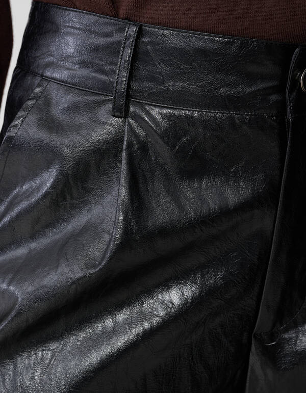 Vegane Leder-Barrel-Fit-Hose Schwarz von Monica SHOEBY WOMEN