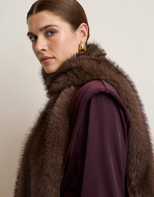 Faux-Fur-Schal Mit Taschen Braun By Mieke SHOEBY ACCESSOIRES