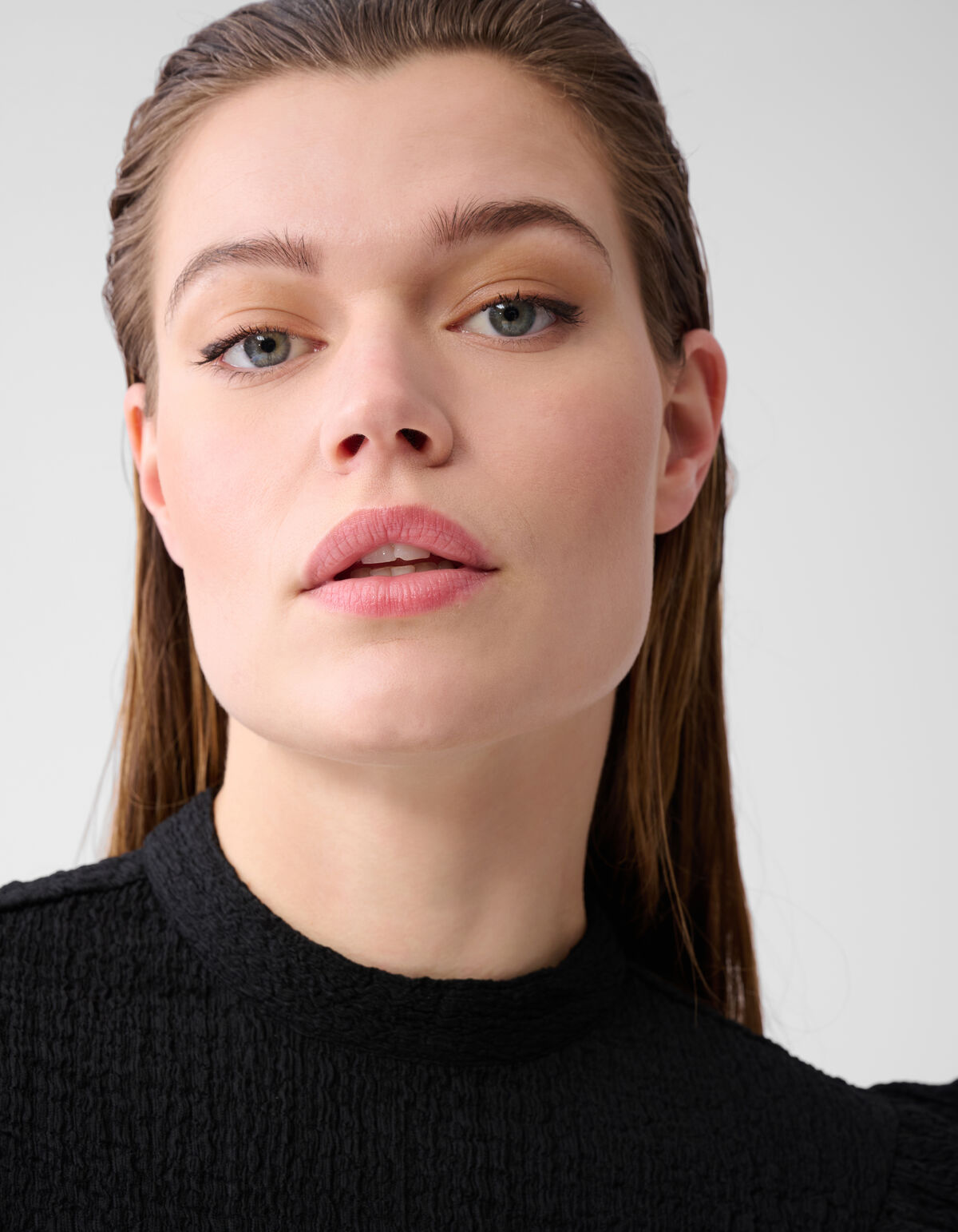 Crinkle Ruffle Top Schwarz SHOEBY WOMEN