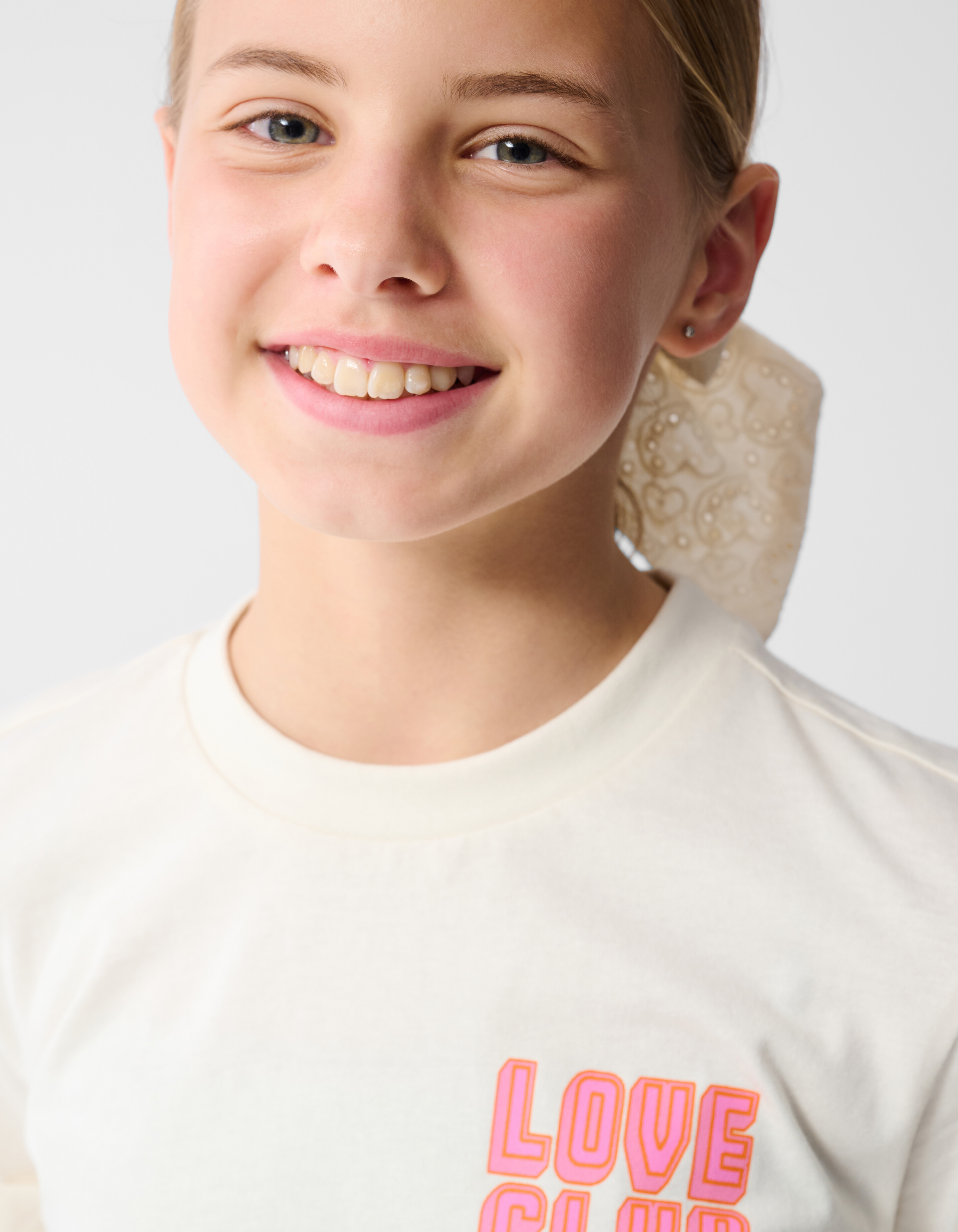 Love Club Artwork T-shirt Off Weiß SHOEBY GIRLS
