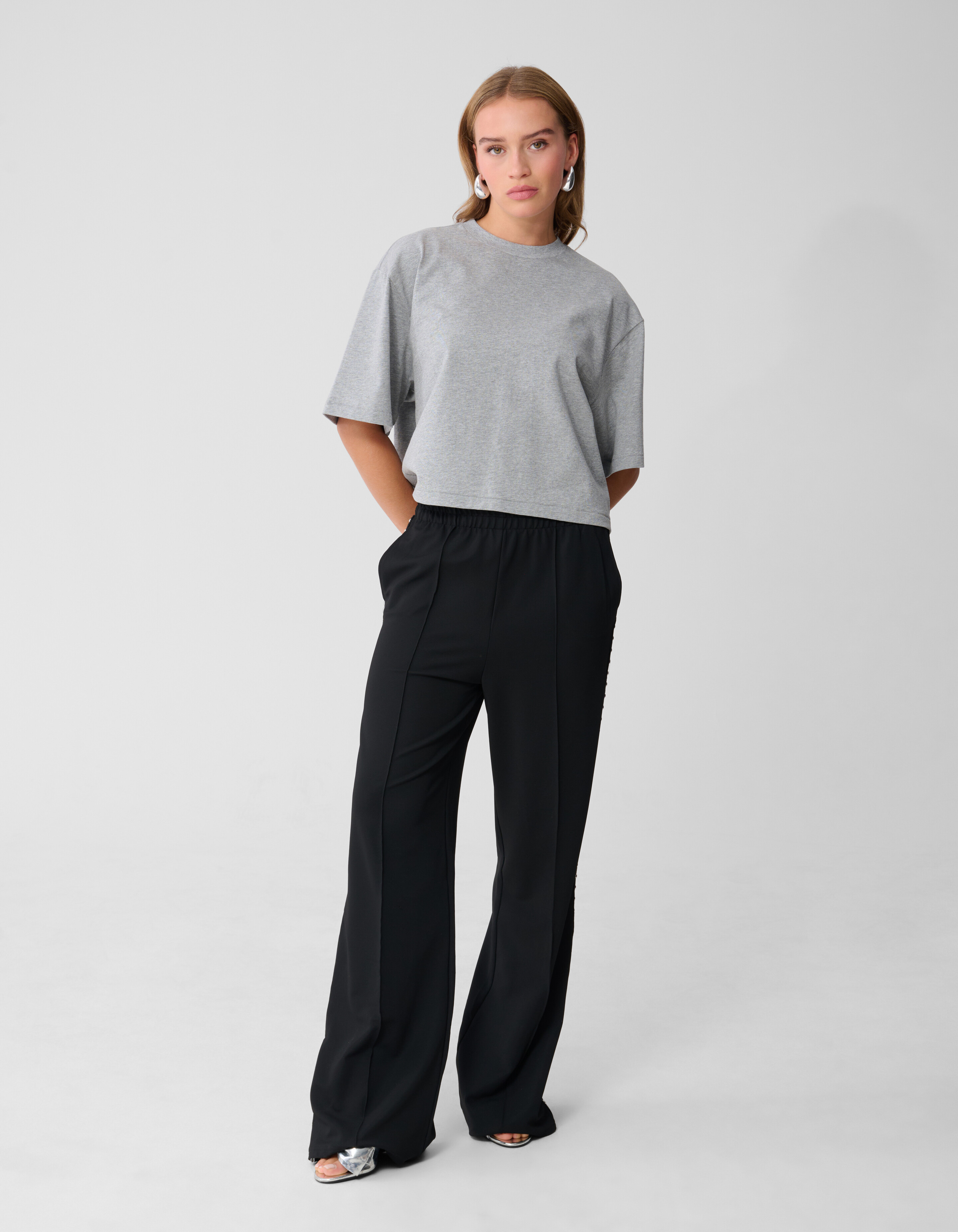 Cropped Boxy Fit T-Shirt Hellgrau SHOEBY WOMEN
