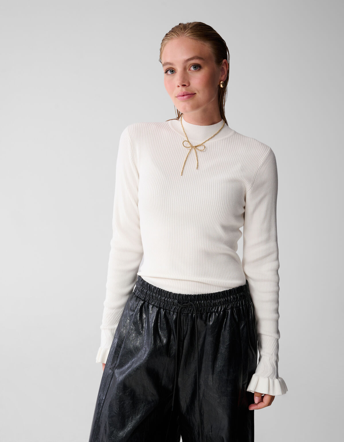 Oberteil mit Rüschenärmeln in Off-White SHOEBY WOMEN