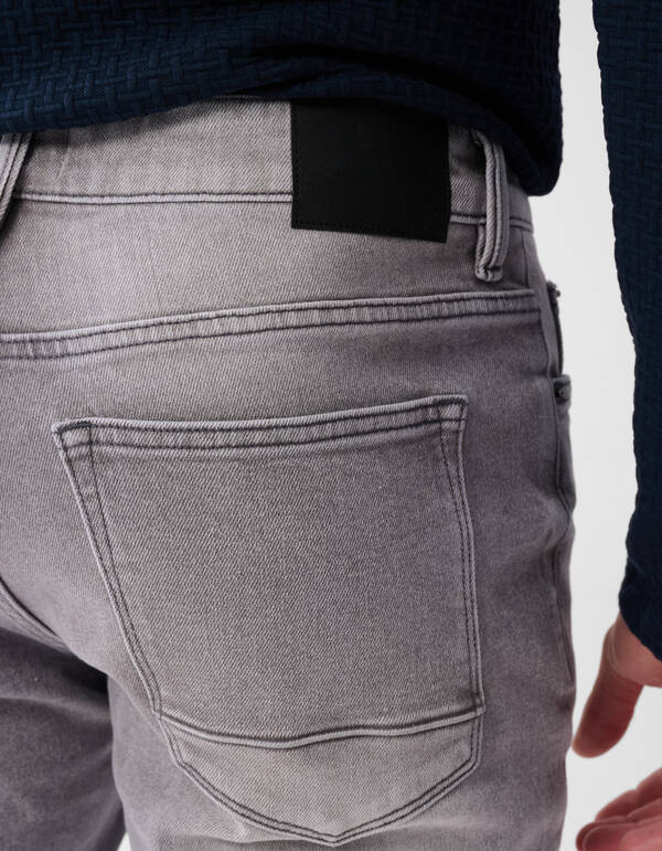Straight Fit Jeans Grau L34 SHOEBY MEN