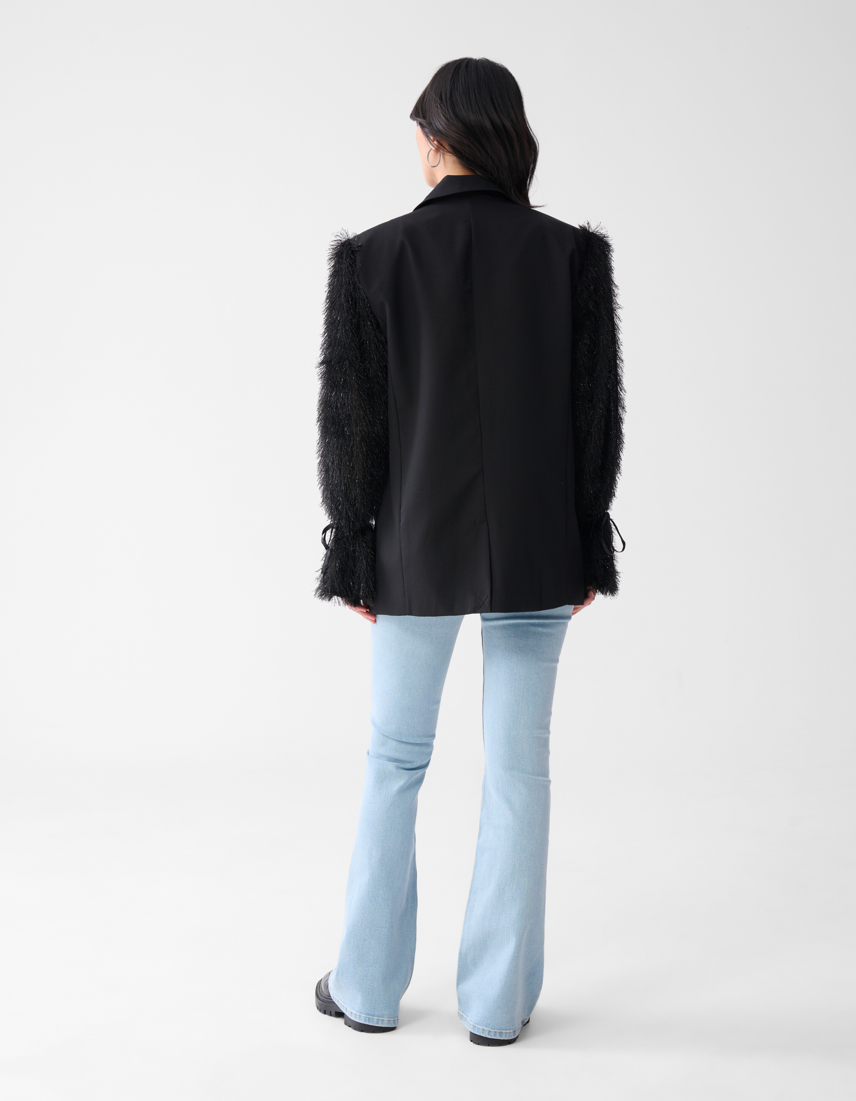 Blazer mit haarigen Ärmeln Schwarz SHOEBY WOMEN