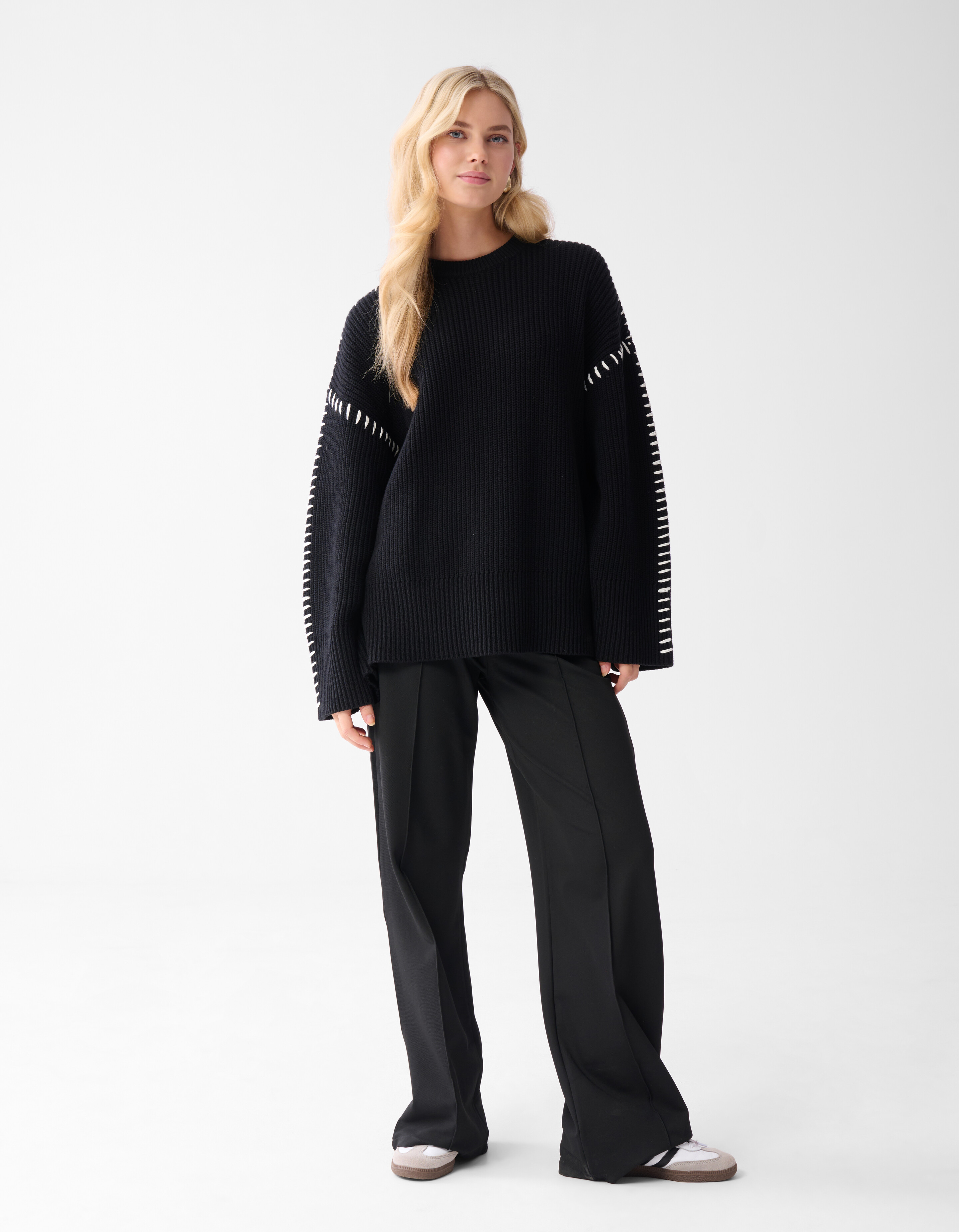 Stitch Pullover Schwarz SHOEBY WOMEN