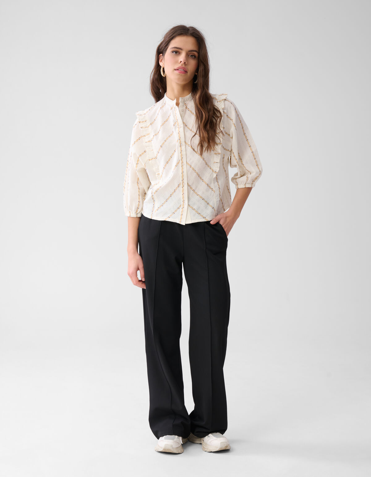 Jacquard-Bluse mit Rüschen Off White SHOEBY WOMEN