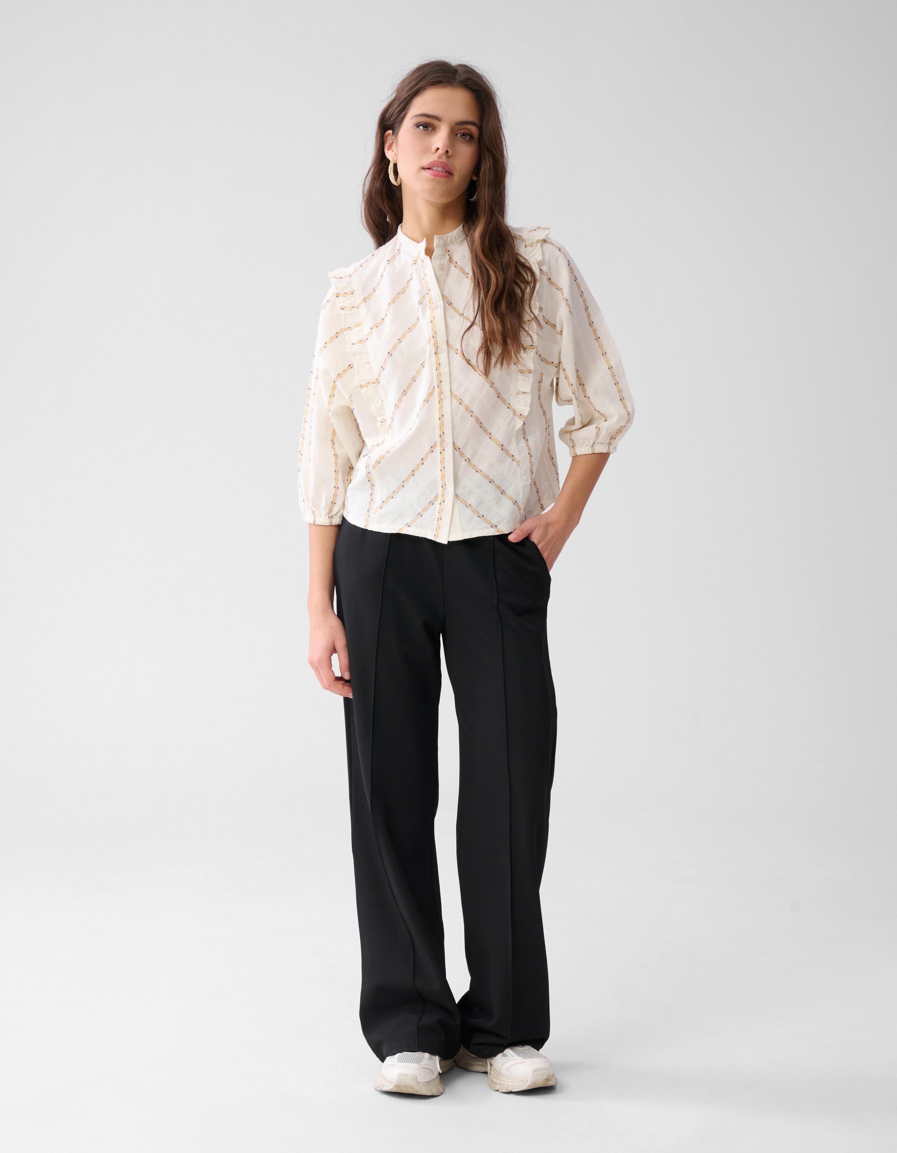 Jacquard-Bluse mit Rüschen Off White SHOEBY WOMEN