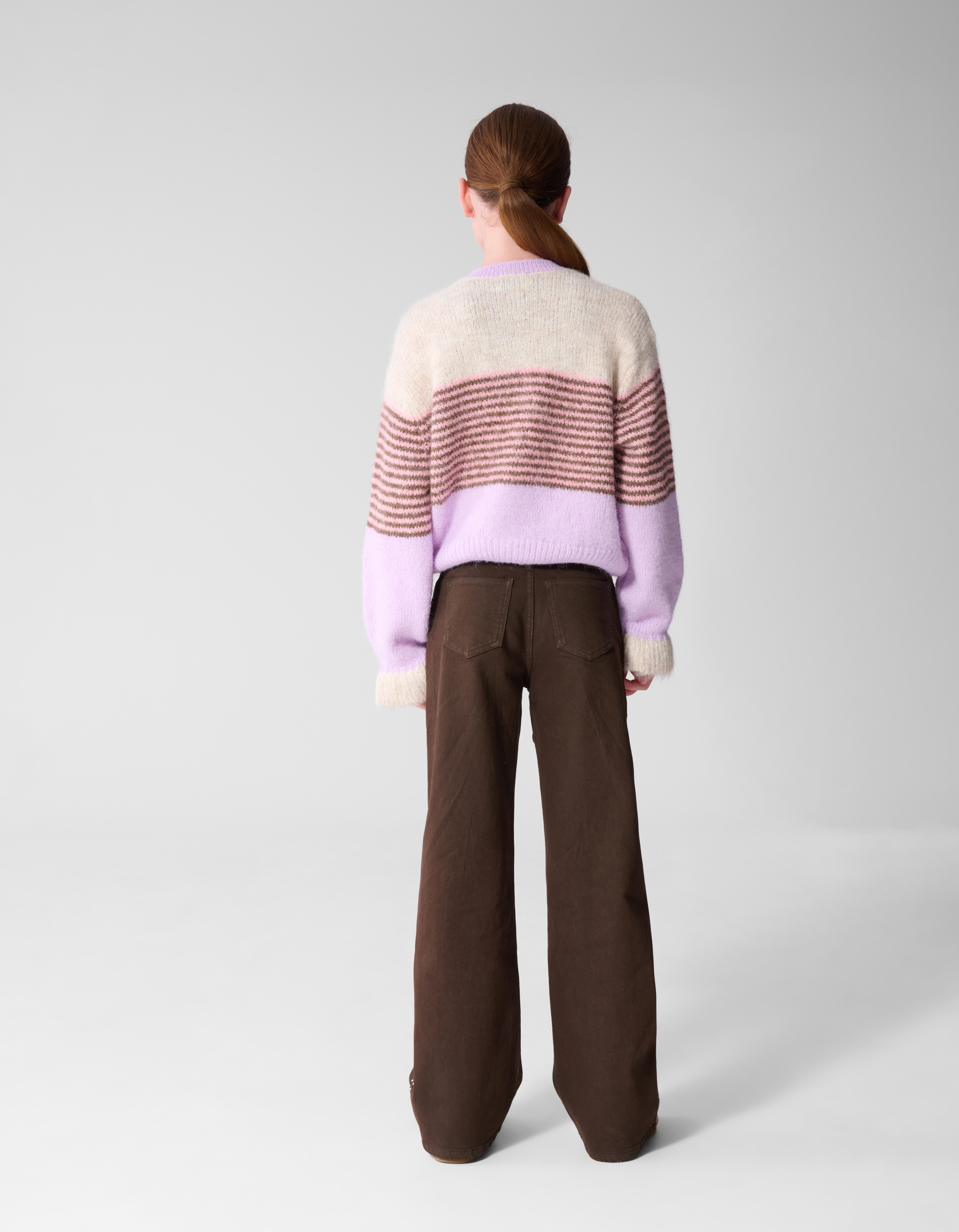 Flauschige gestreifte Strickjacke in gebrochenem W SHOEBY GIRLS