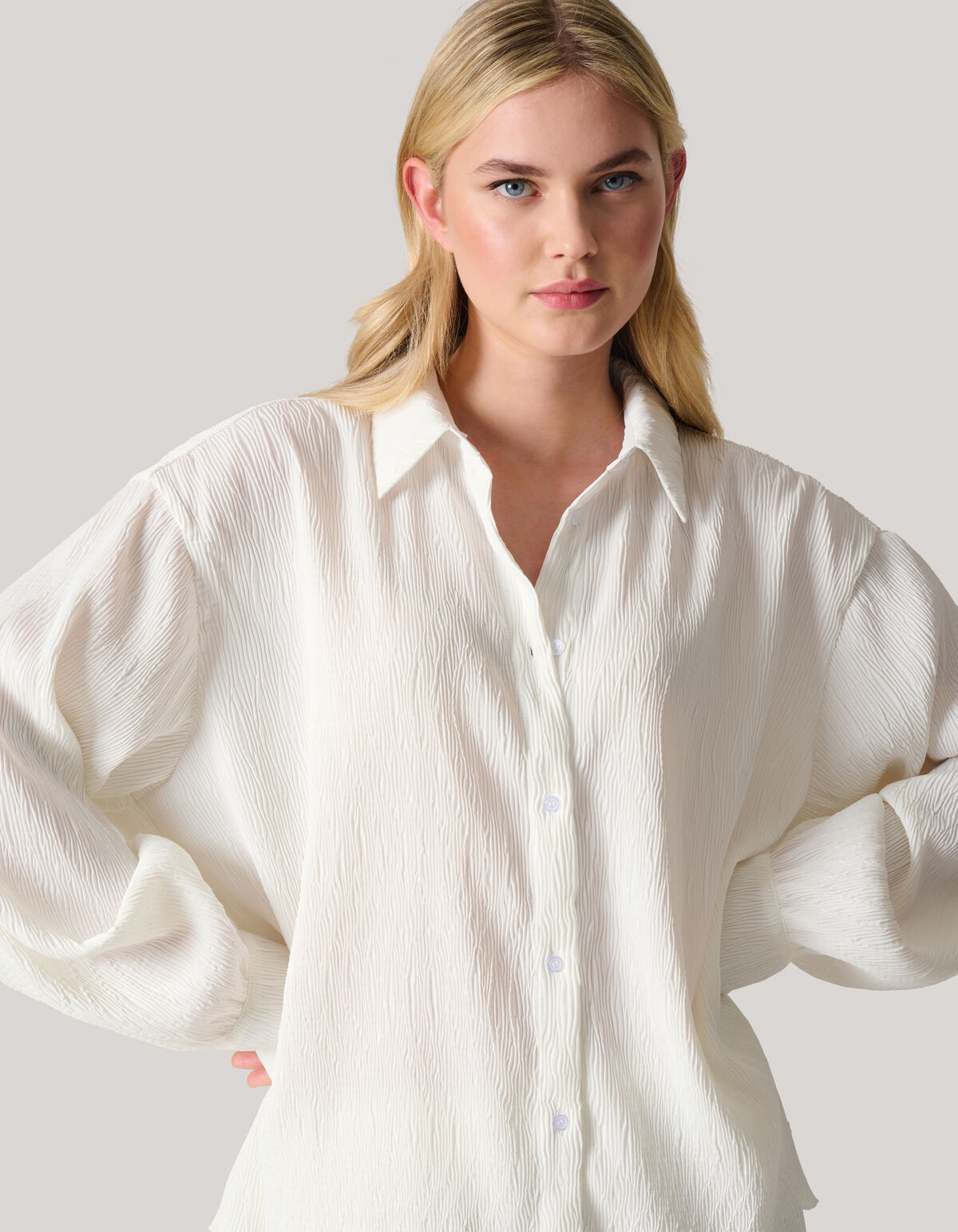 Plissee-Kr&auml;uselbluse Wit SHOEBY WOMEN