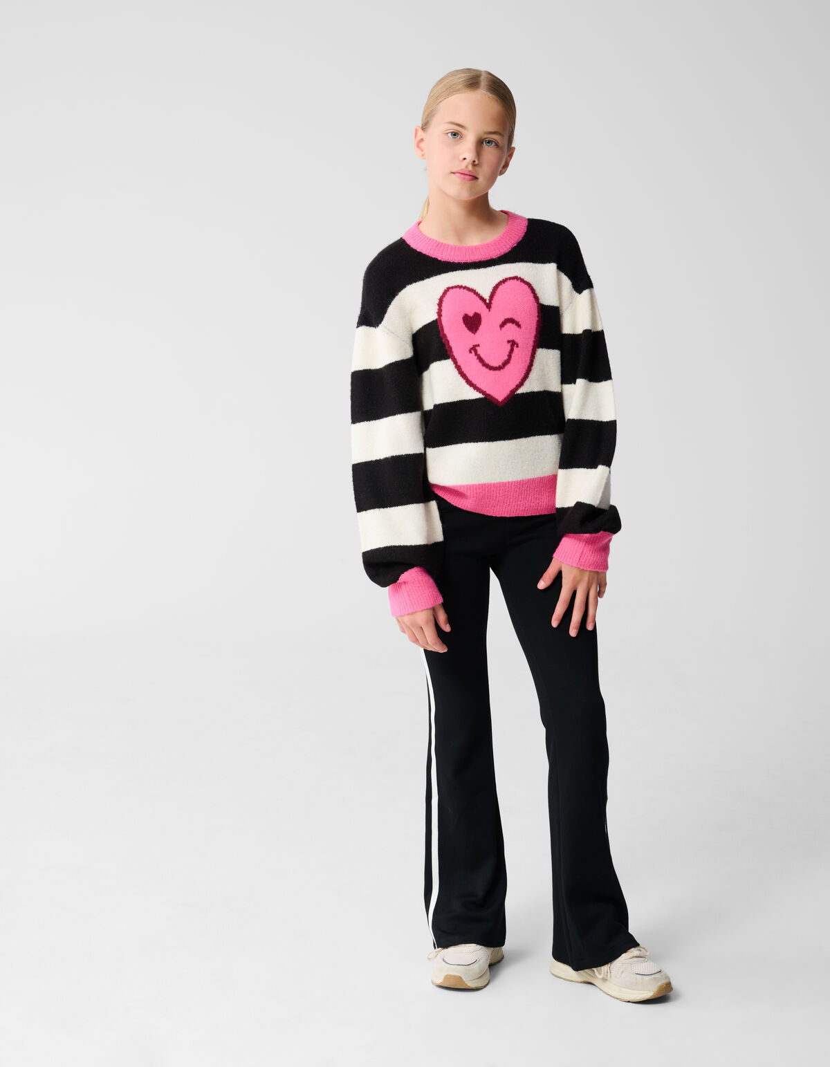 Smile Gestreifter Pullover Schwarz SHOEBY GIRLS