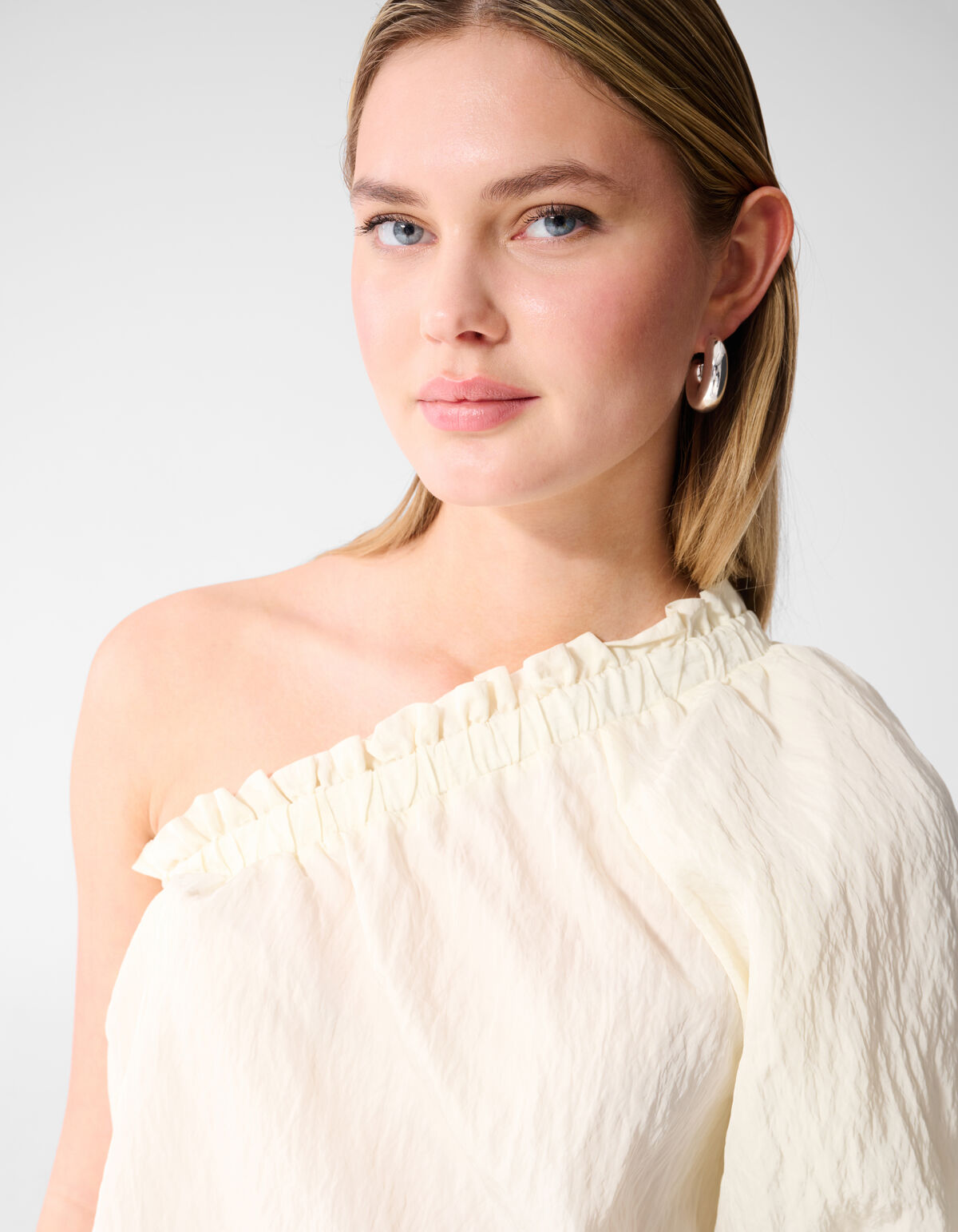 Asymmetrische Twist Puff Top Gebrochen Wei&szlig; SHOEBY WOMEN