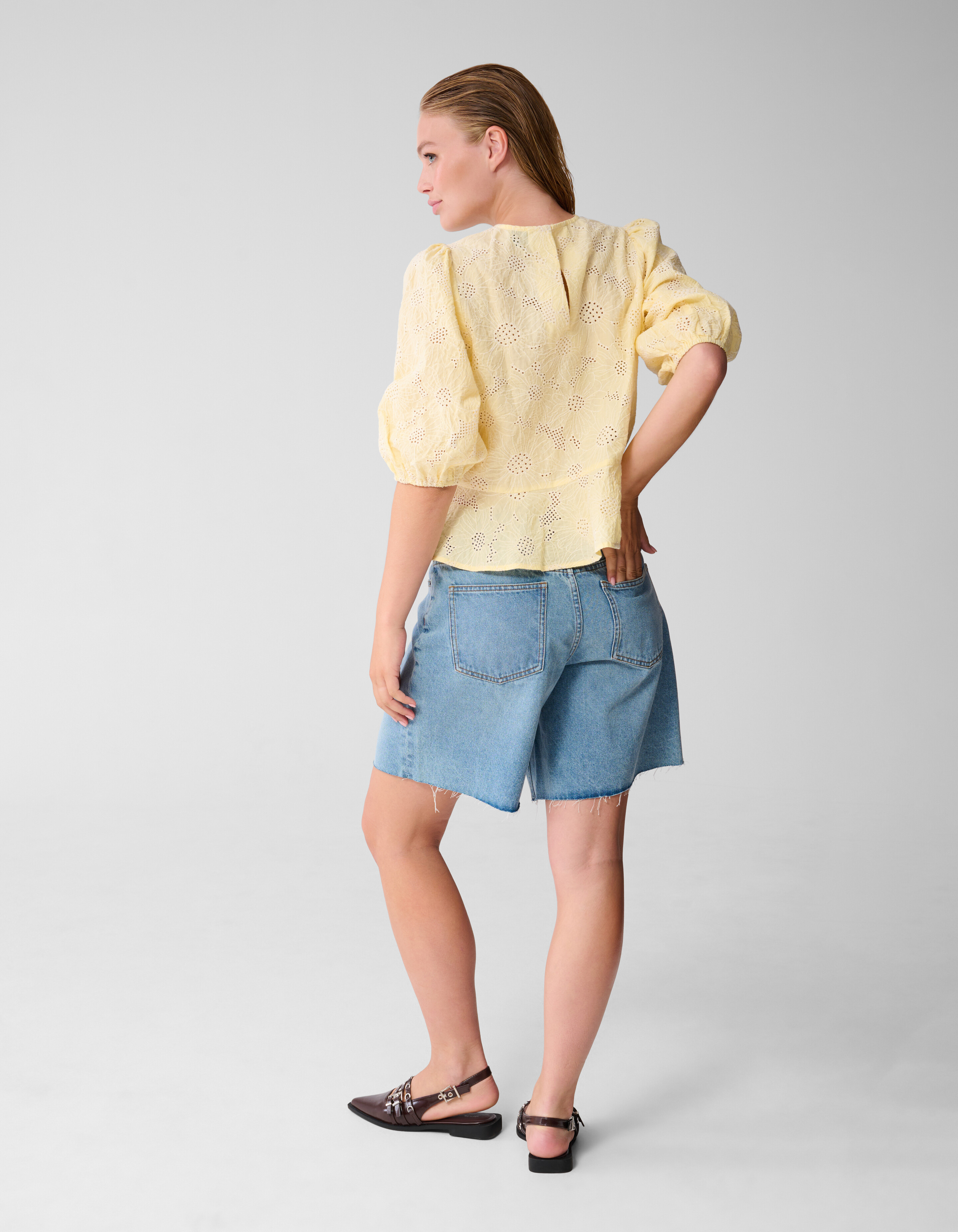 Blumenstruktur Top Hellgelb SHOEBY WOMEN