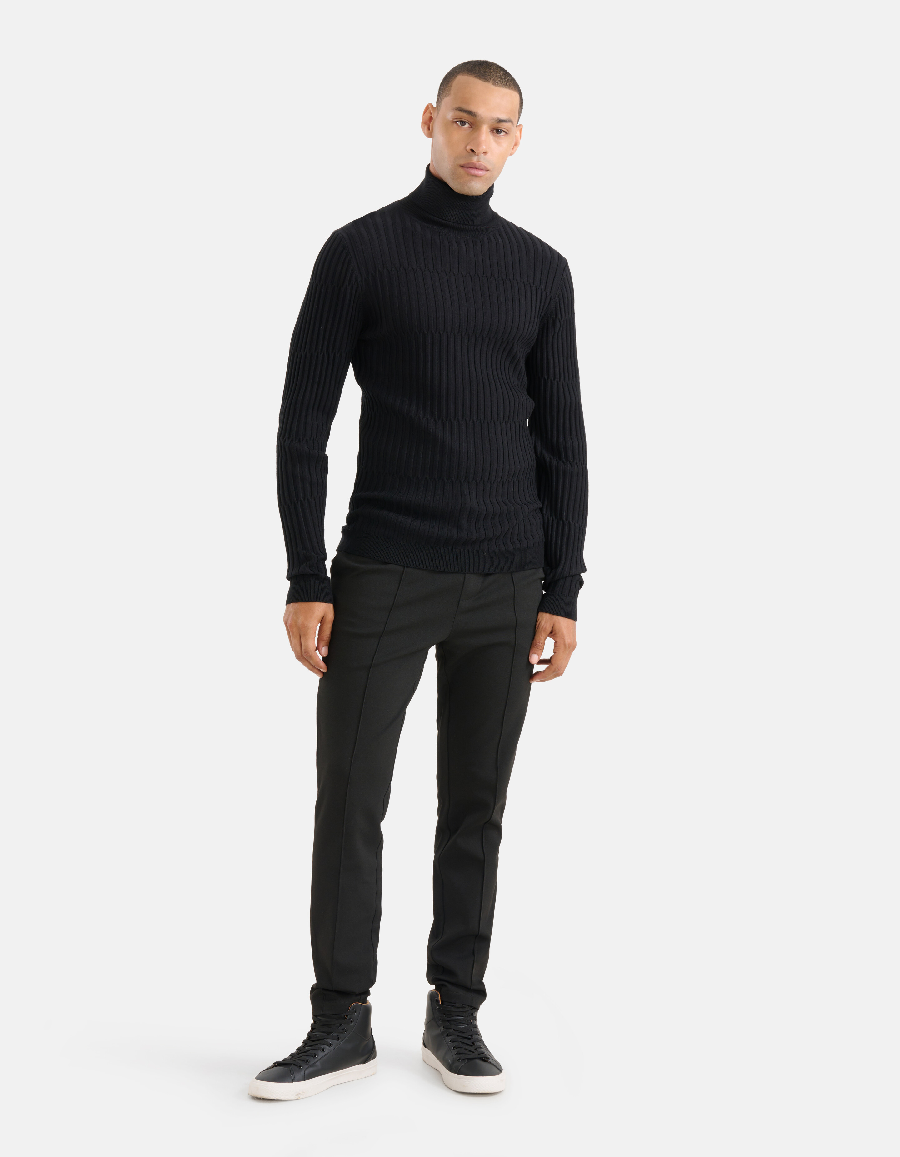 Textur-Rollkragenpullover Schwarz SHOEBY MEN
