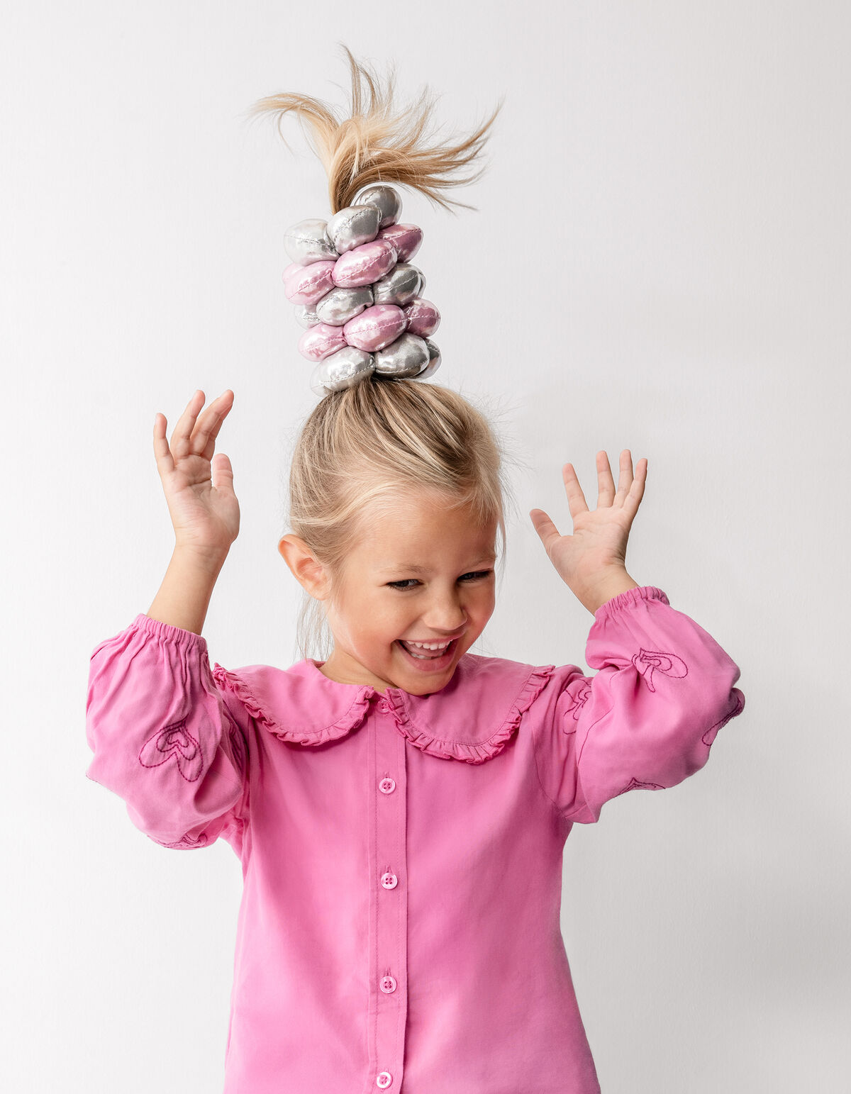 Glänzendes Blumenhaargummi Silber SHOEBY ACCESSOIRES