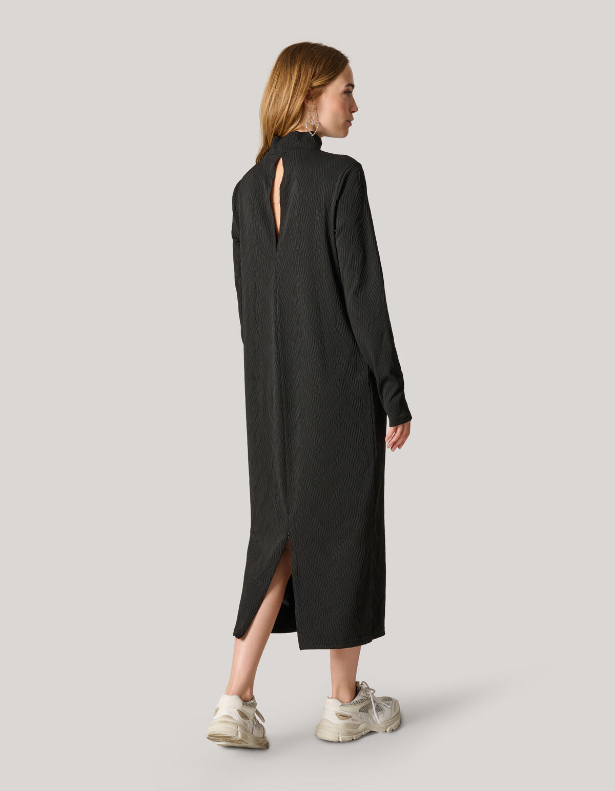 Struktur Swirl Kleid Schwarz SHOEBY WOMEN