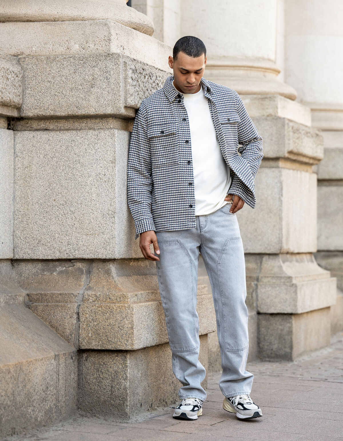 Lockere Tapered Fit Jeans Hellgrau L32 SHOEBY MEN