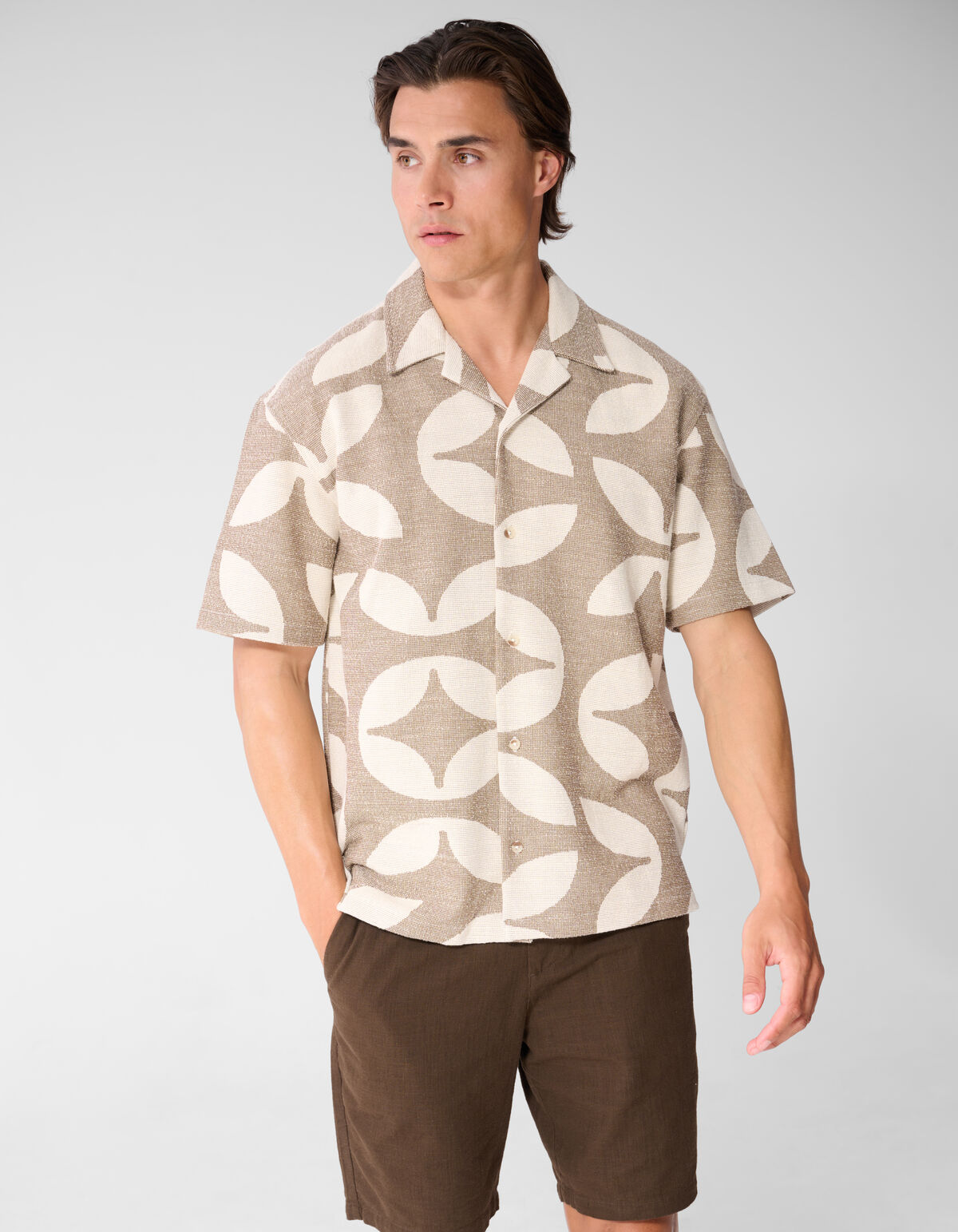 Overshirt mit durchgehendem Logo-Print in Braun SHOEBY MEN