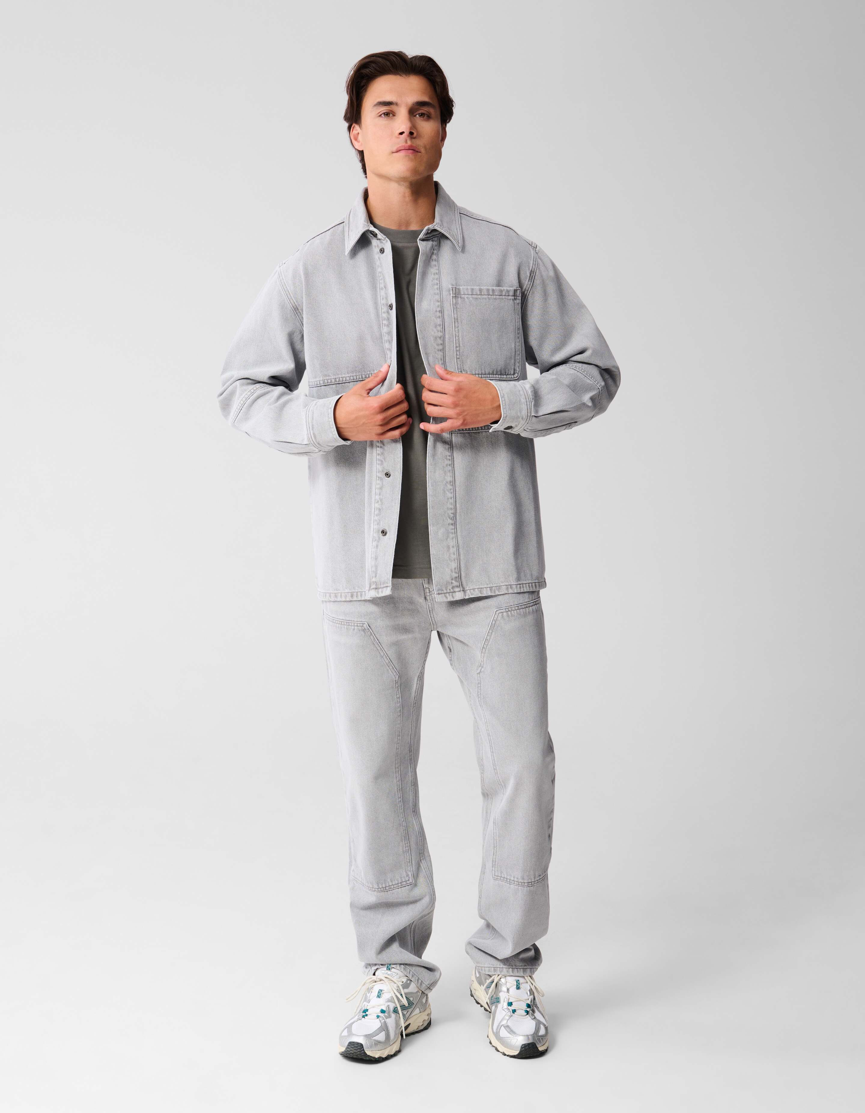 Lockere Tapered Fit Jeans Hellgrau L32 SHOEBY MEN