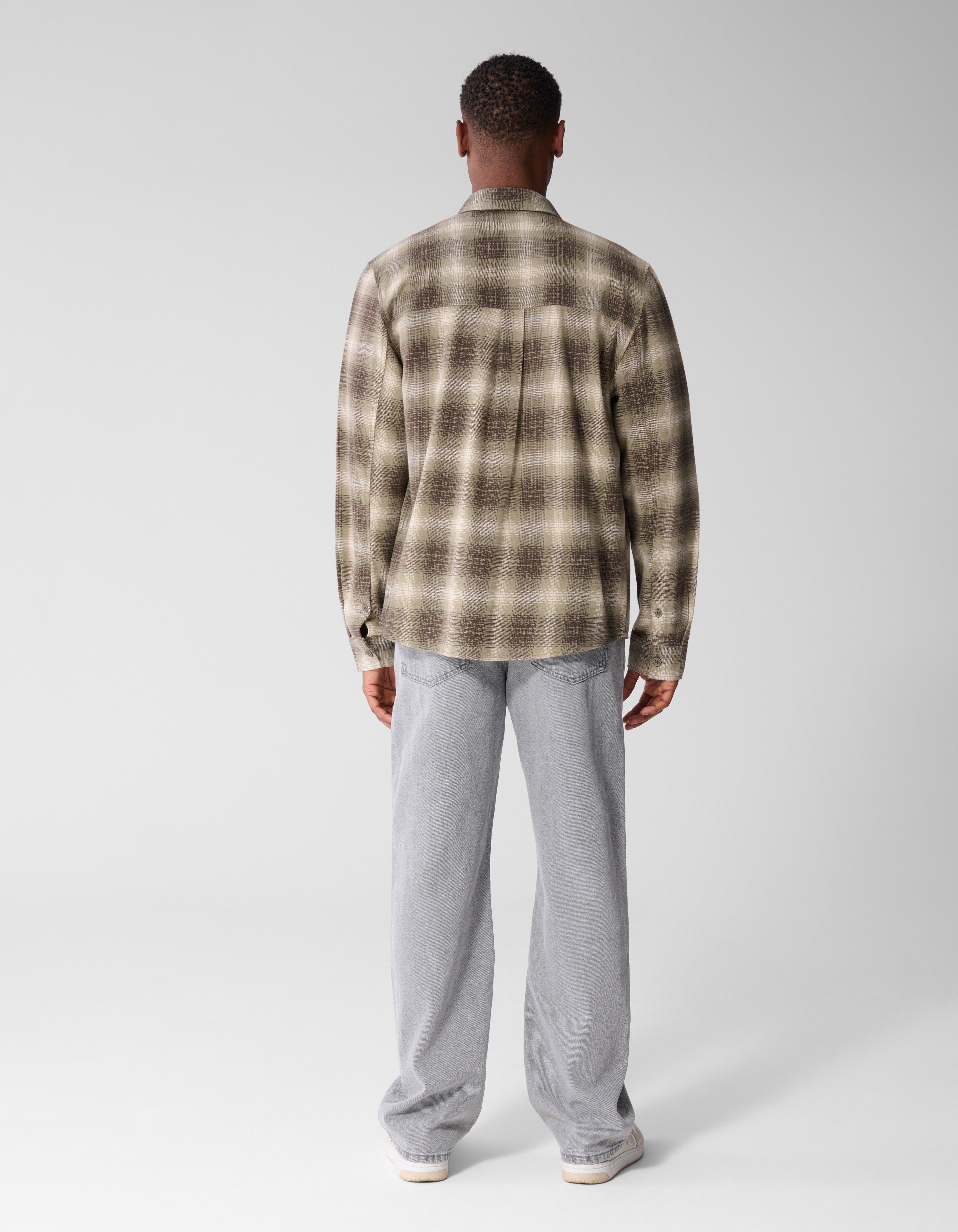 Gr&uuml;nes Overshirt mit Schattenkaromuster SHOEBY MEN