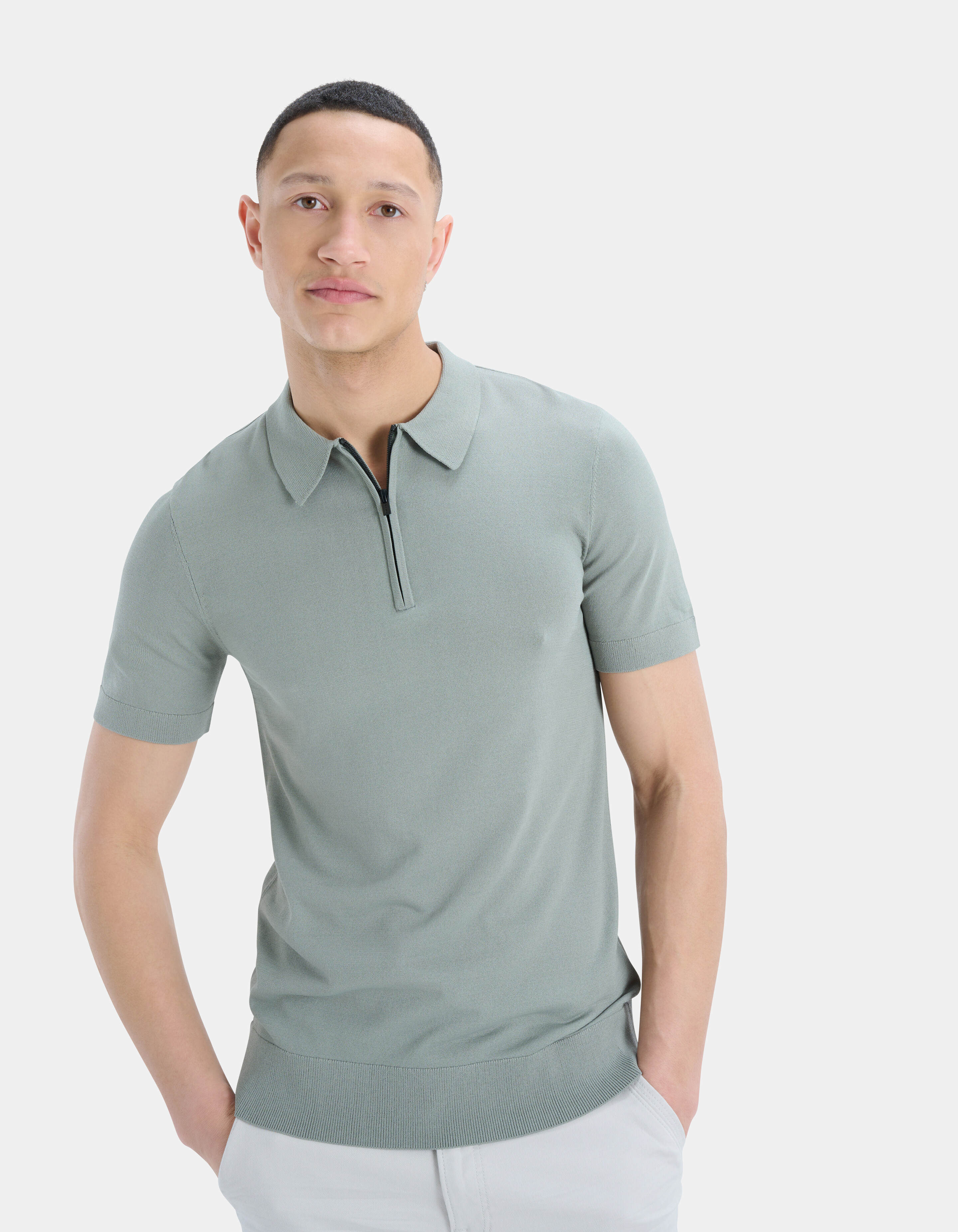Gestricktes Poloshirt mit Reißverschluss REFILL
