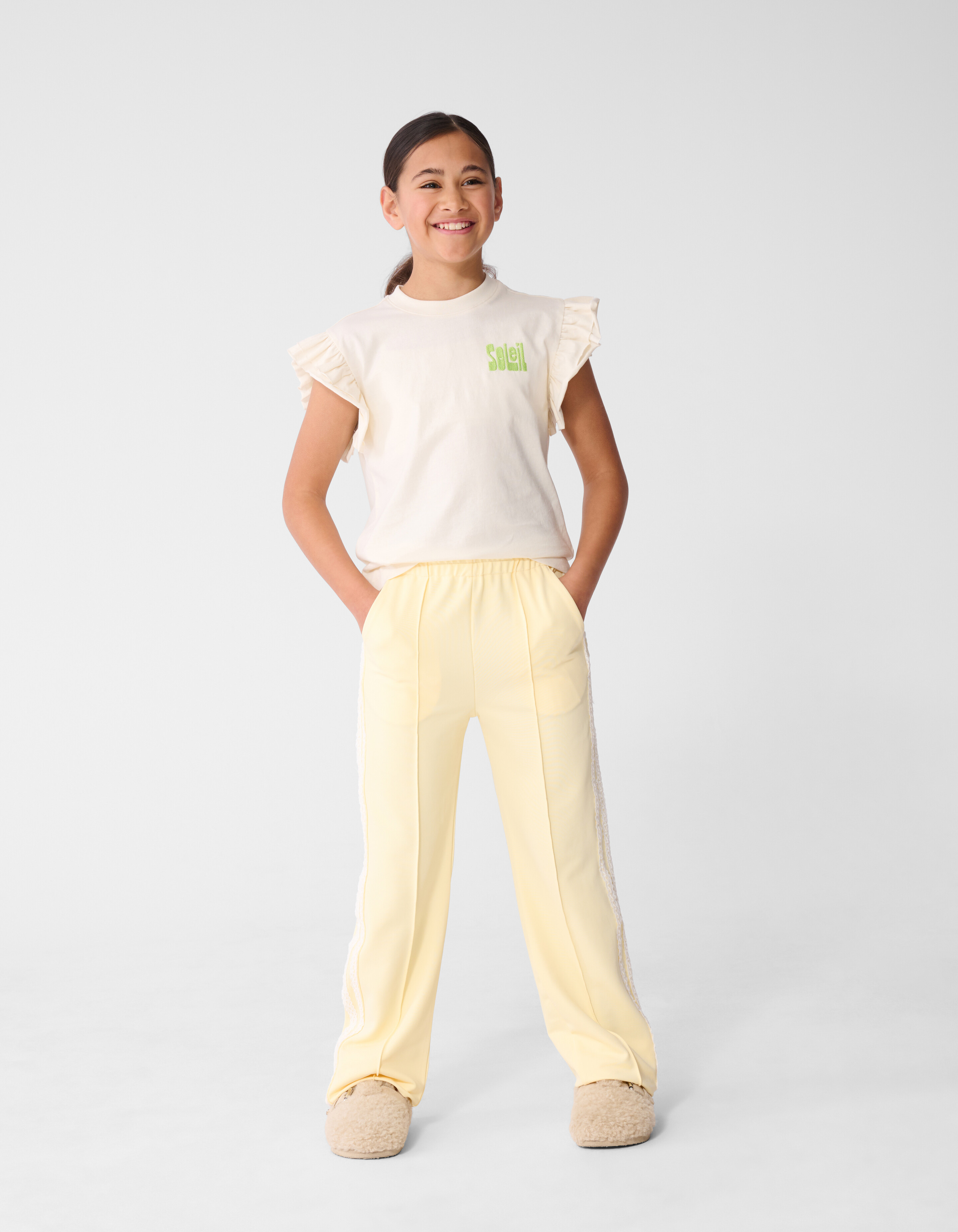 Ruffle Soleil Artwork T-Shirt Off-White SHOEBY GIRLS