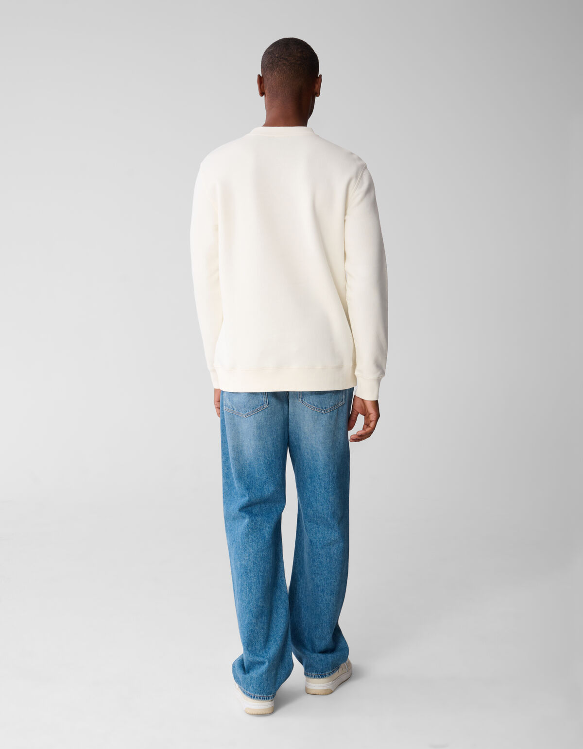 Pullover mit Abzeichen in Off White SHOEBY MEN