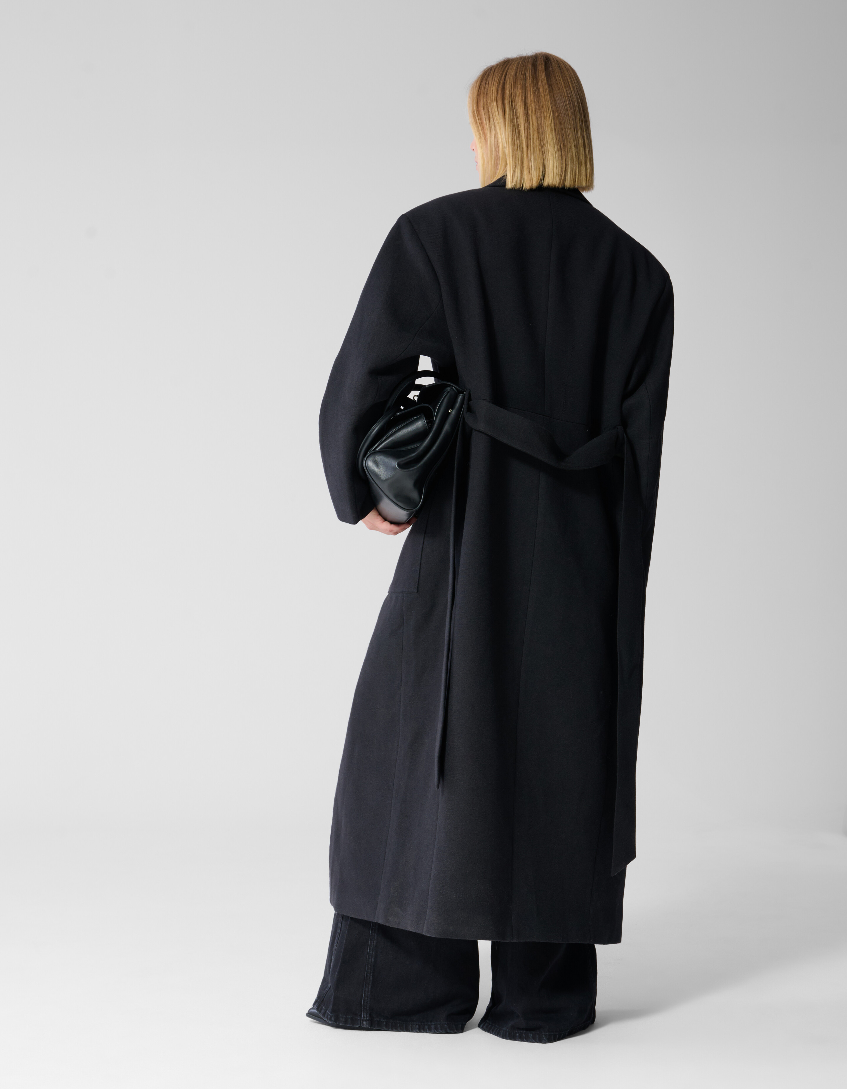 Oversized Mantel Schwarz By Lonneke SHOEBY WOMEN
