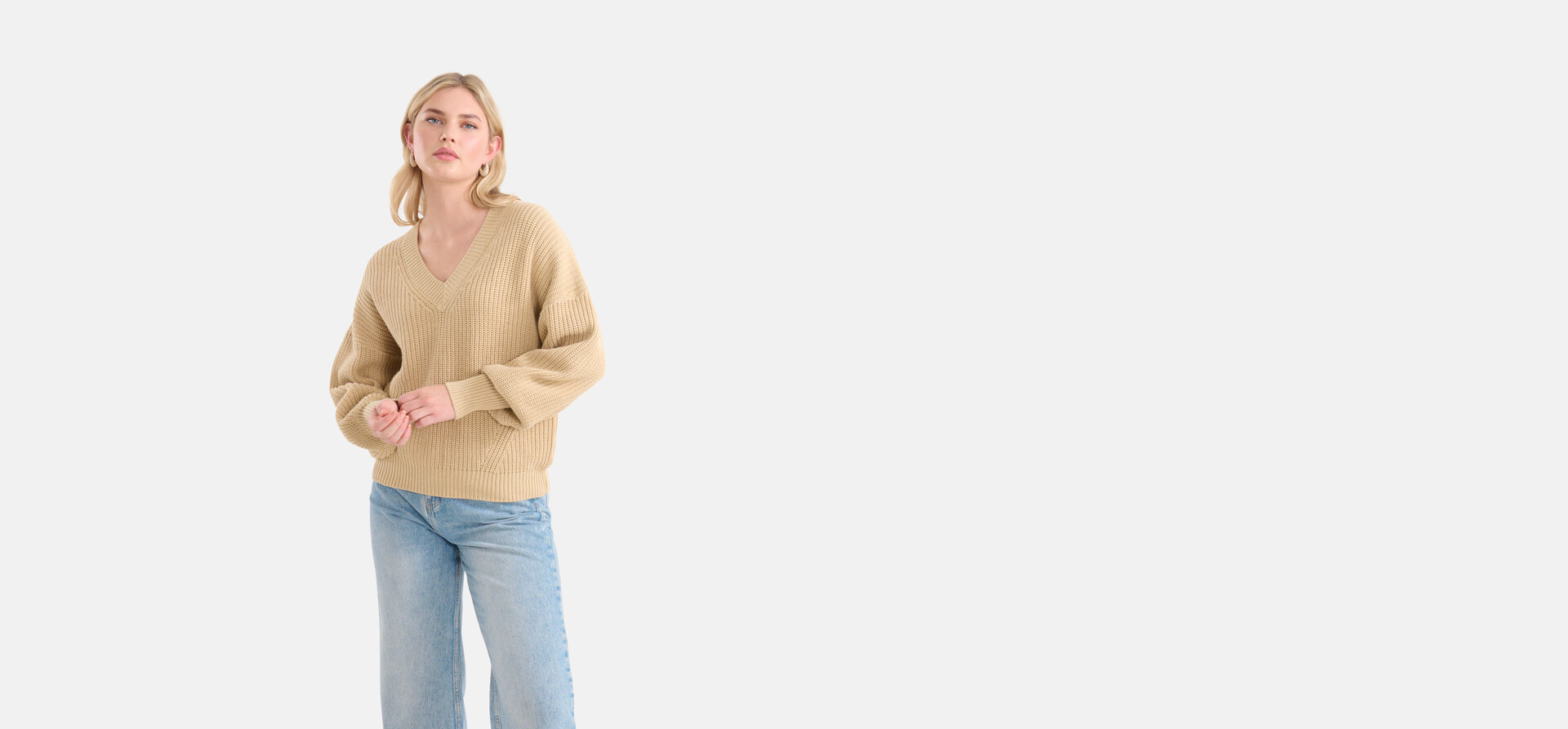 Pullover mit V-Ausschnitt Beige SHOEBY WOMEN
