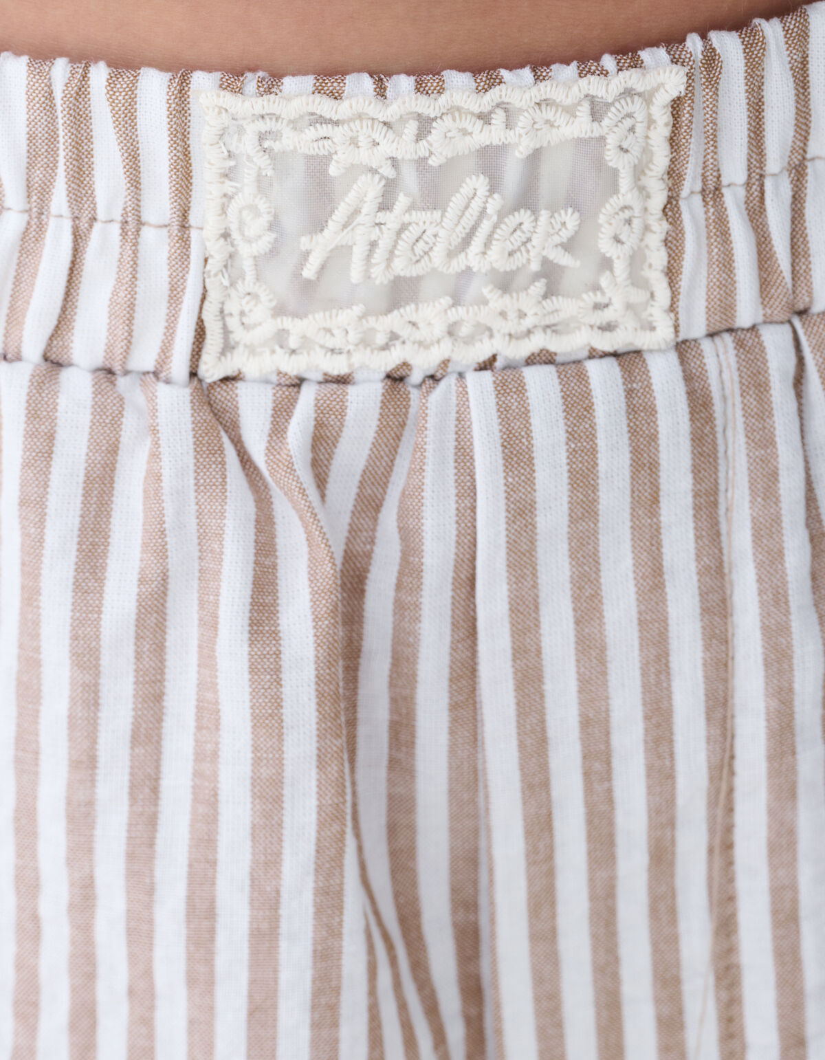 Bluse mit Nadelstreifen-Stickerei Braun SHOEBY GIRLS