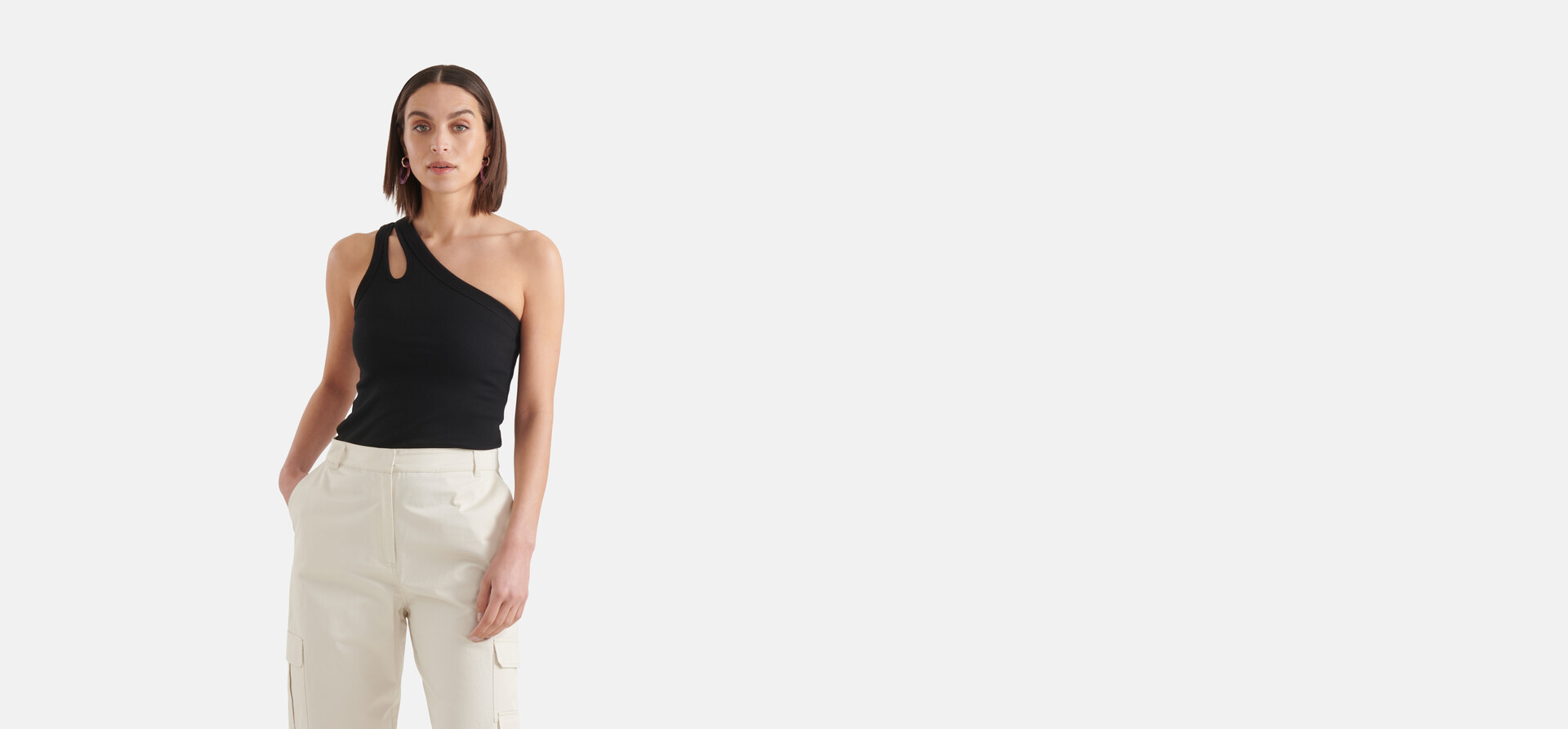 Asymmetrisches Cut Out Top Schwarz SHOEBY WOMEN
