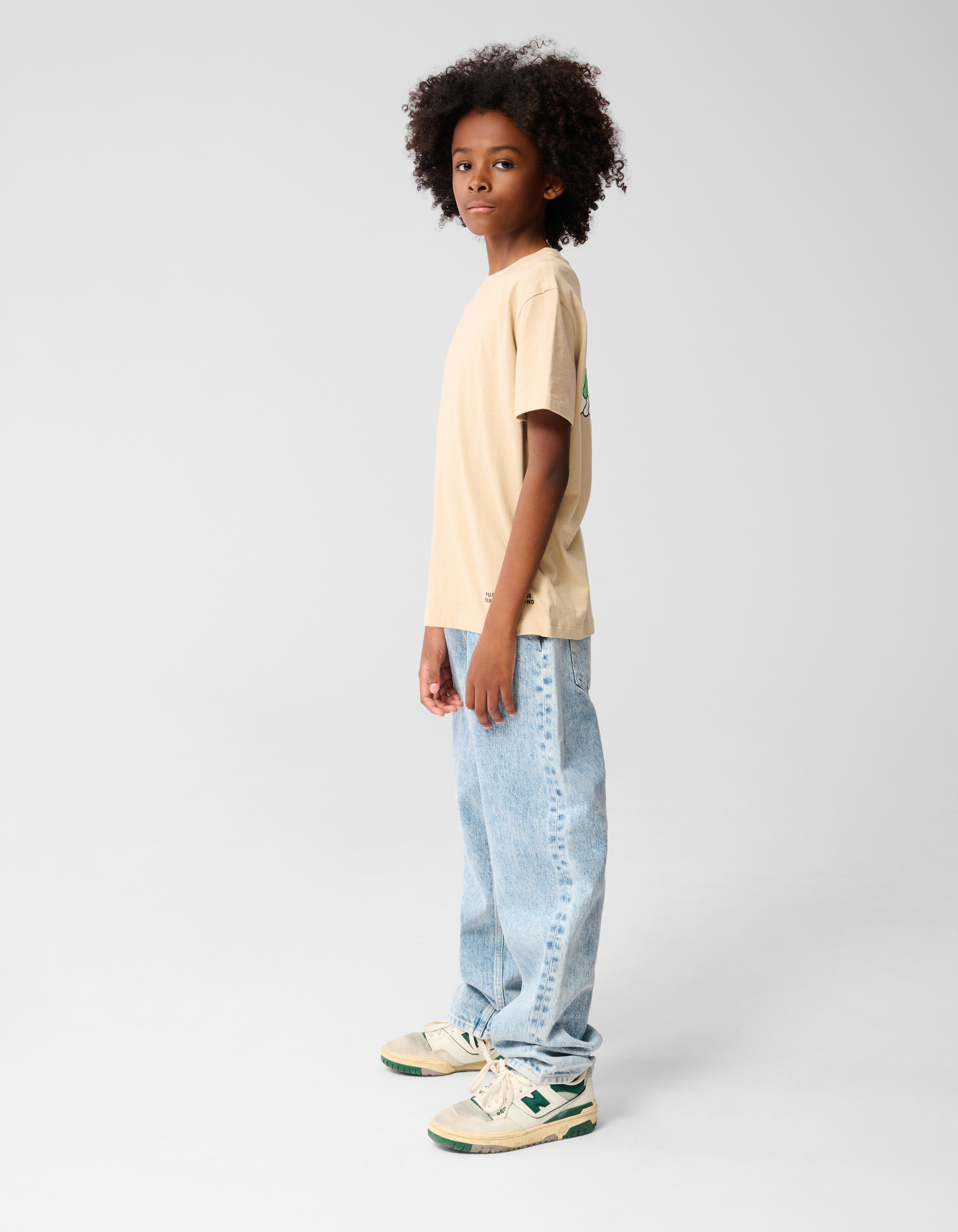 Discover Artwork T-Shirt Beige SHOEBY BOYS