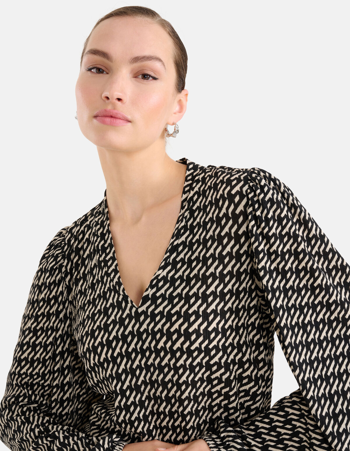 Graphic Crinkle Top Schwarz SHOEBY WOMEN