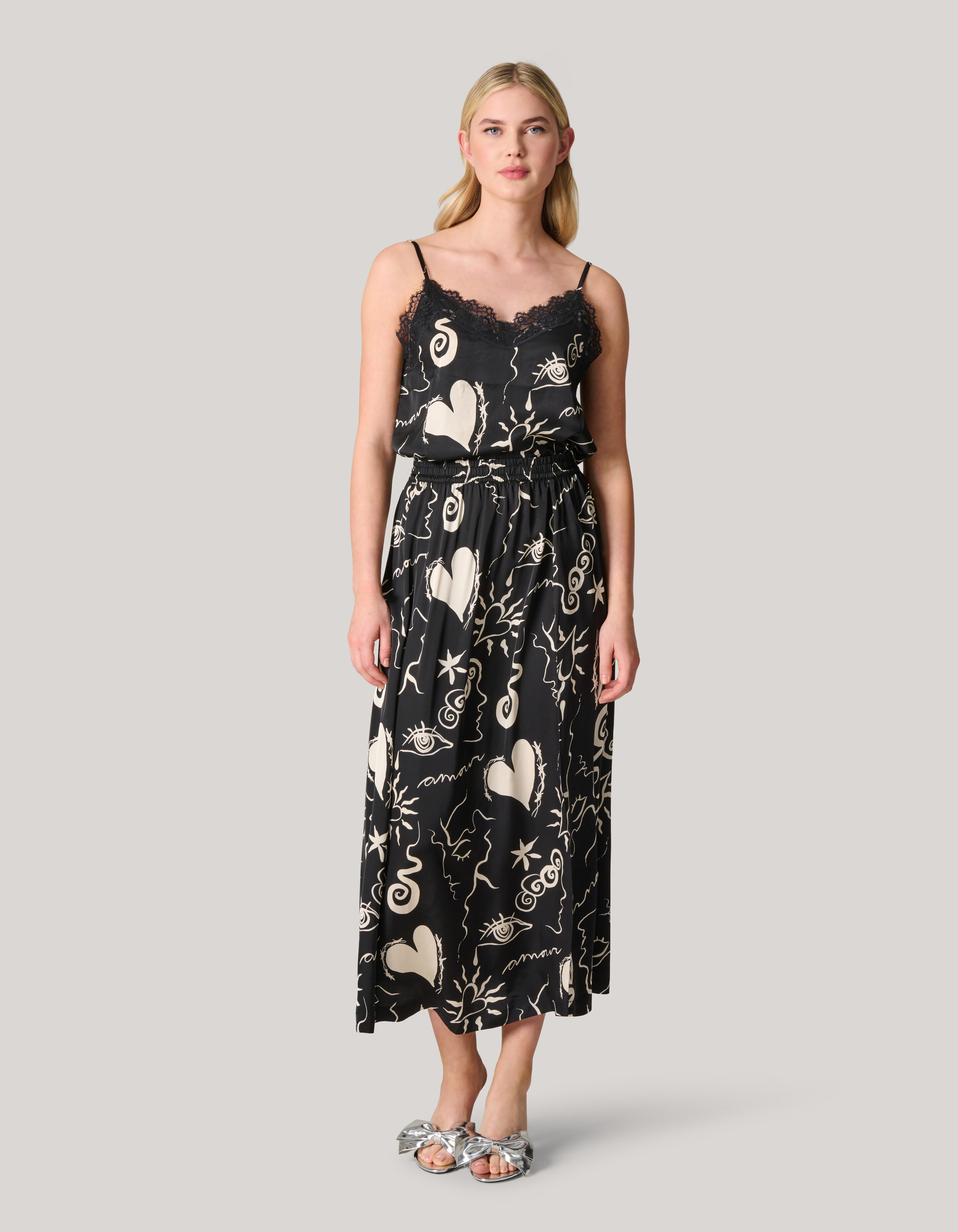 Maxikleid mit Verzierungen Schwarz SHOEBY WOMEN