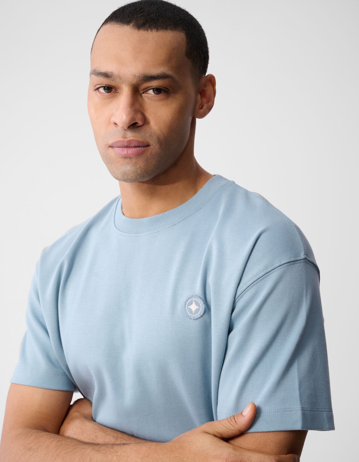 Besticktes T-Shirt Hellblau SHOEBY MEN