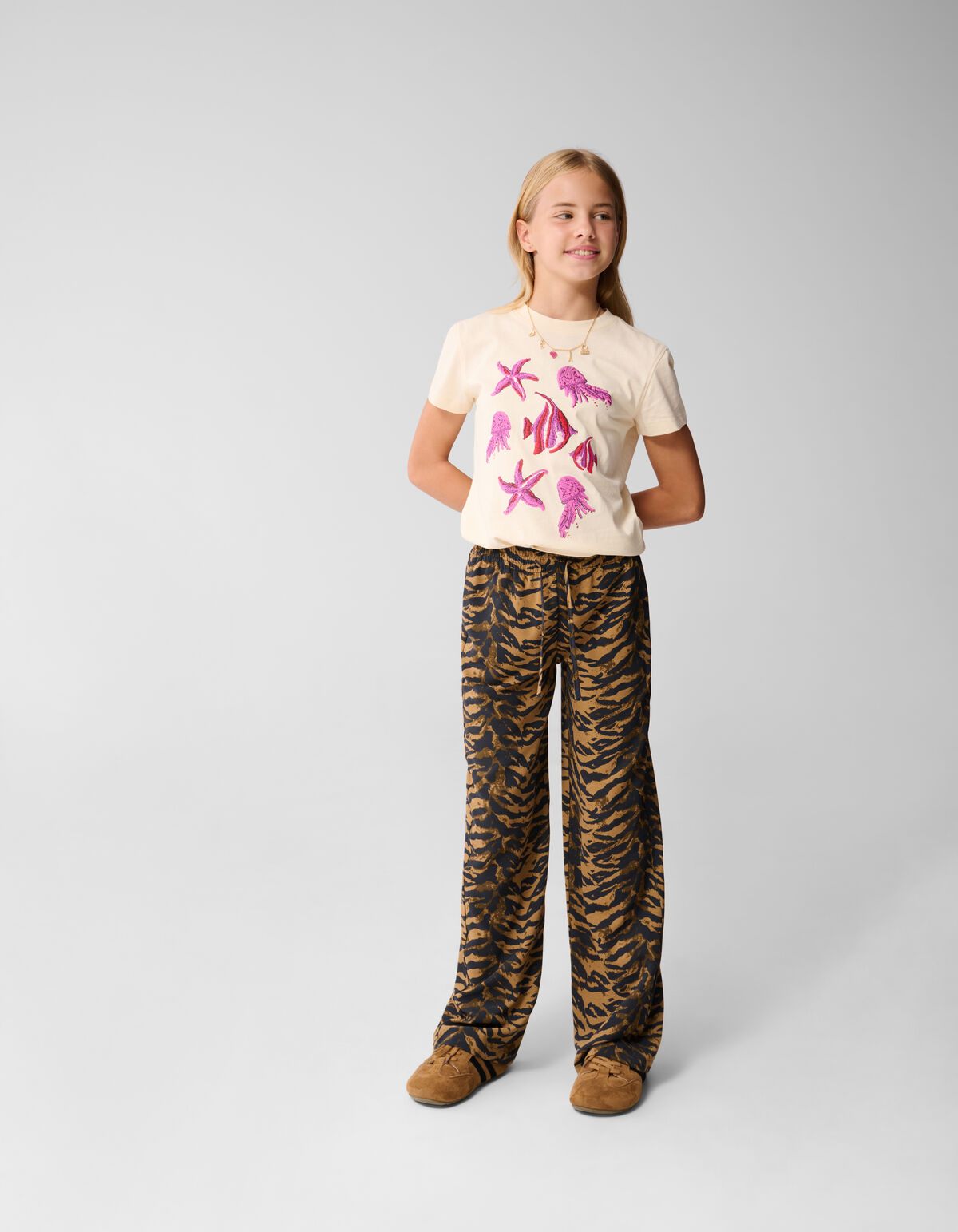 Gemischtes Meer Kunstwerk T-shirt Off White SHOEBY GIRLS