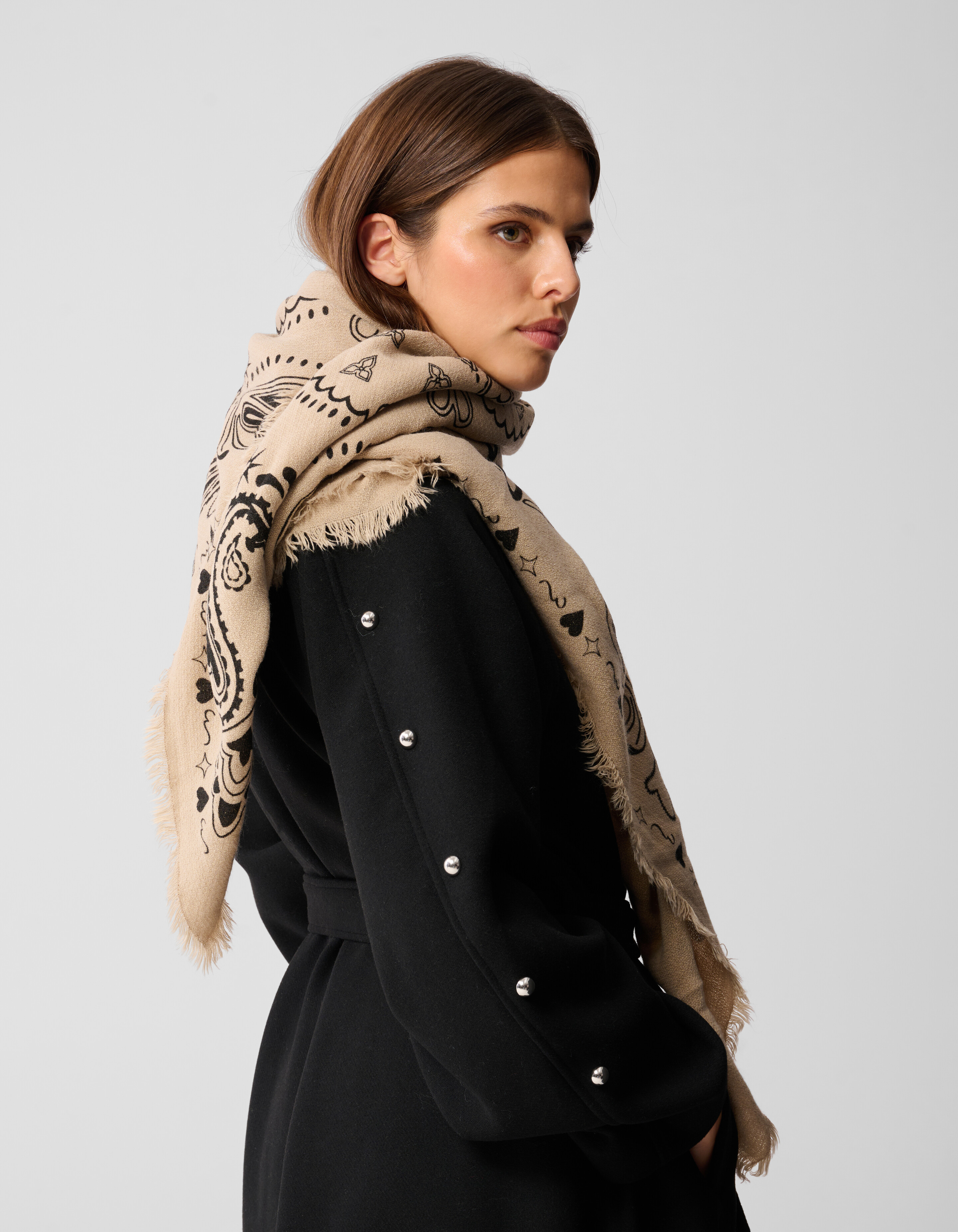 Quadratischer Schal mit Paisleymuster in Beige SHOEBY ACCESSOIRES