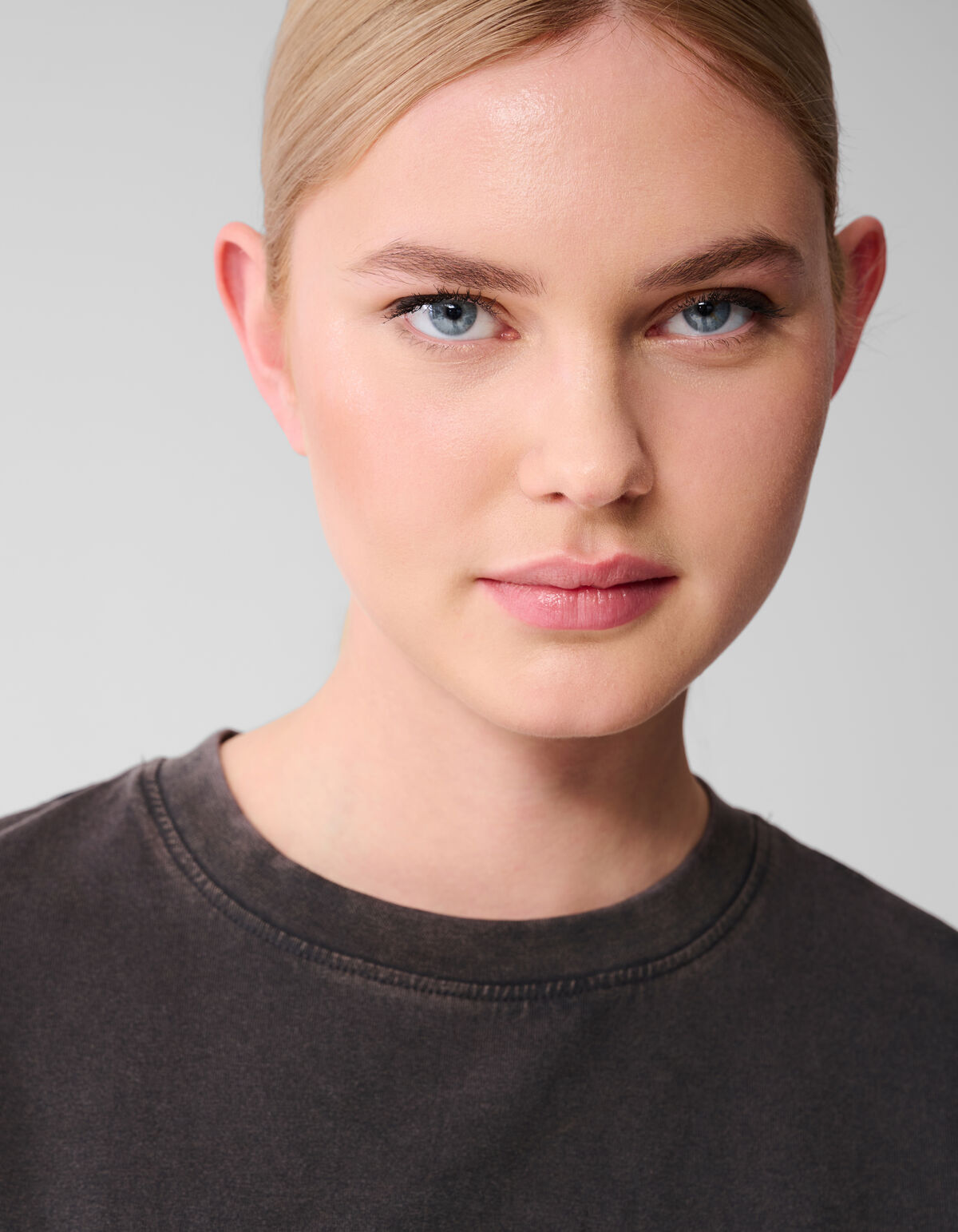 Gewaschenes T-shirt-Kleid Dunkelgrau SHOEBY WOMEN