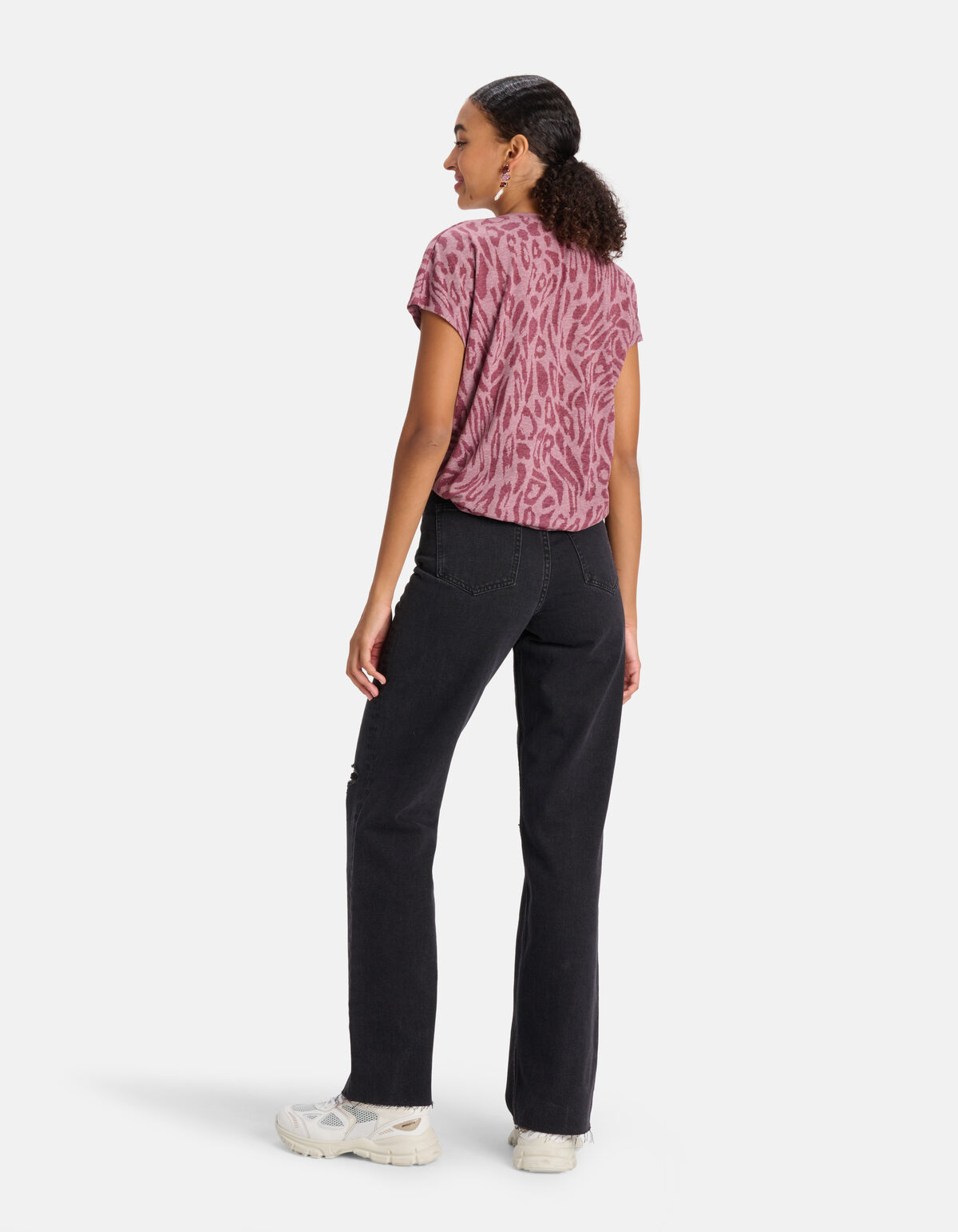 Leopardenmuster-T-Shirt mit V-Ausschnitt Lila SHOEBY WOMEN