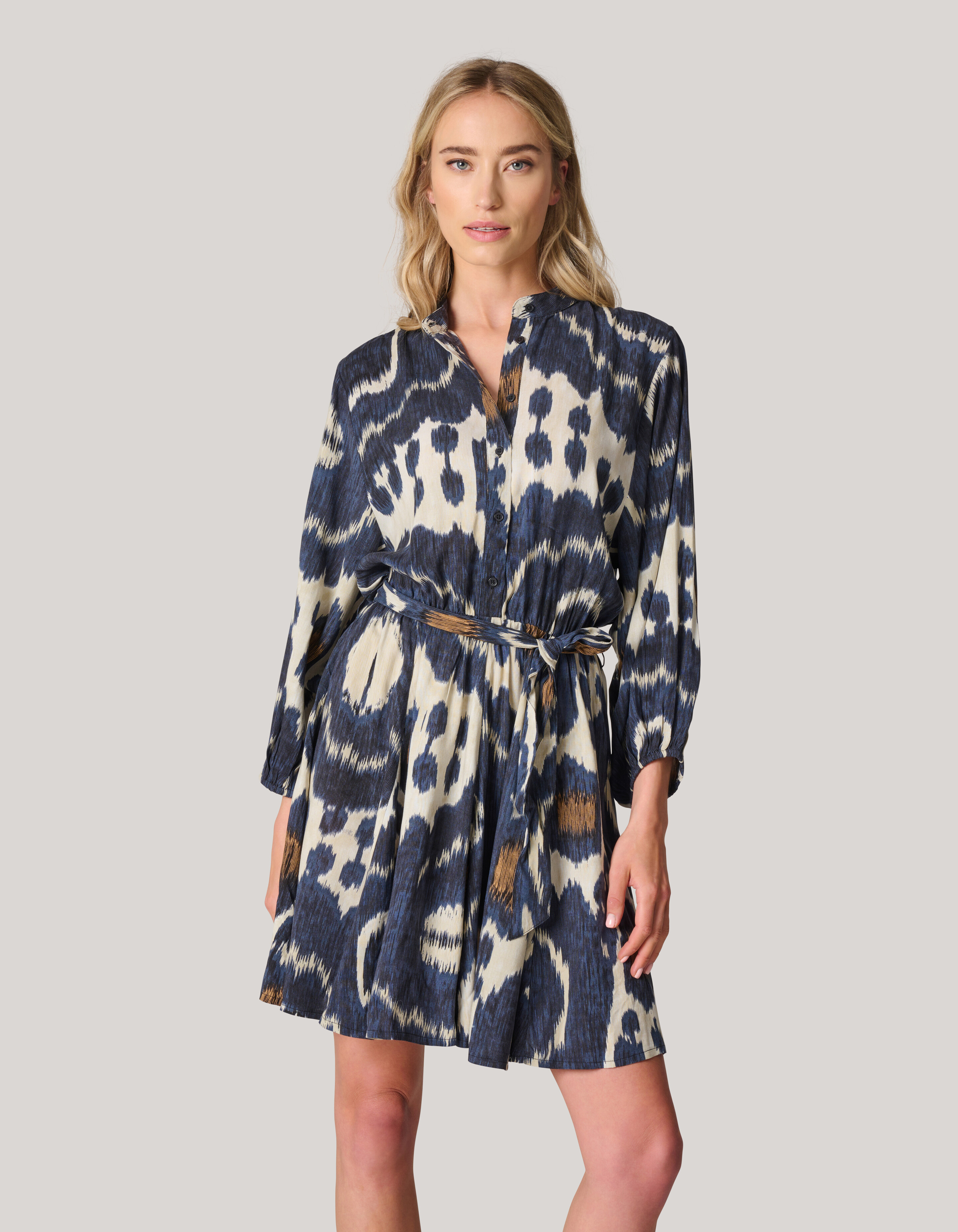 Bedrucktes Kleid Dunkelblau SHOEBY WOMEN