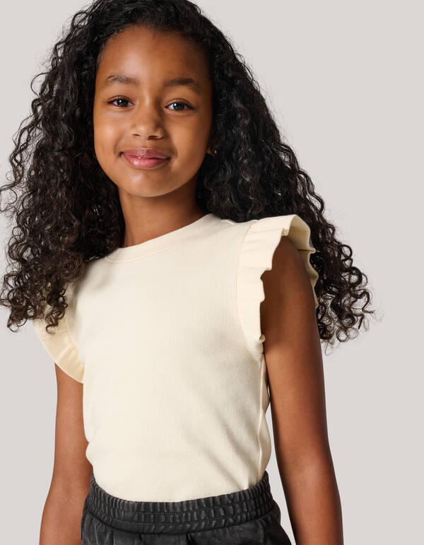 Ruffle Rib Top Off White SHOEBY GIRLS