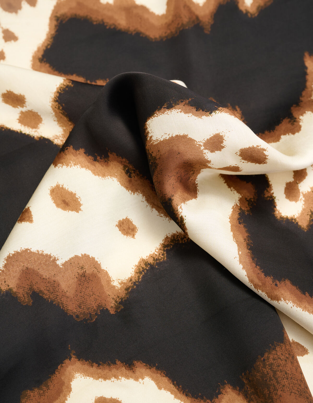 Brauner Satinschal mit Kuhmotiv SHOEBY ACCESSOIRES