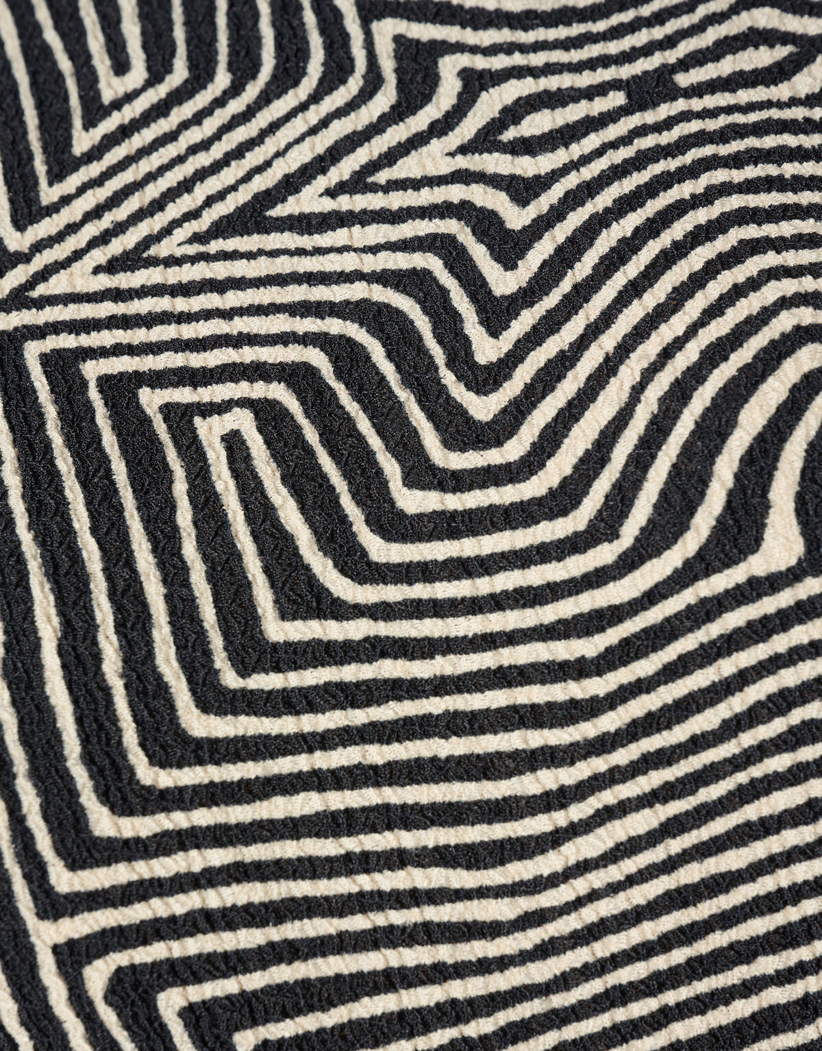 Crinkle Ruffle Top Off White/Schwarz SHOEBY WOMEN