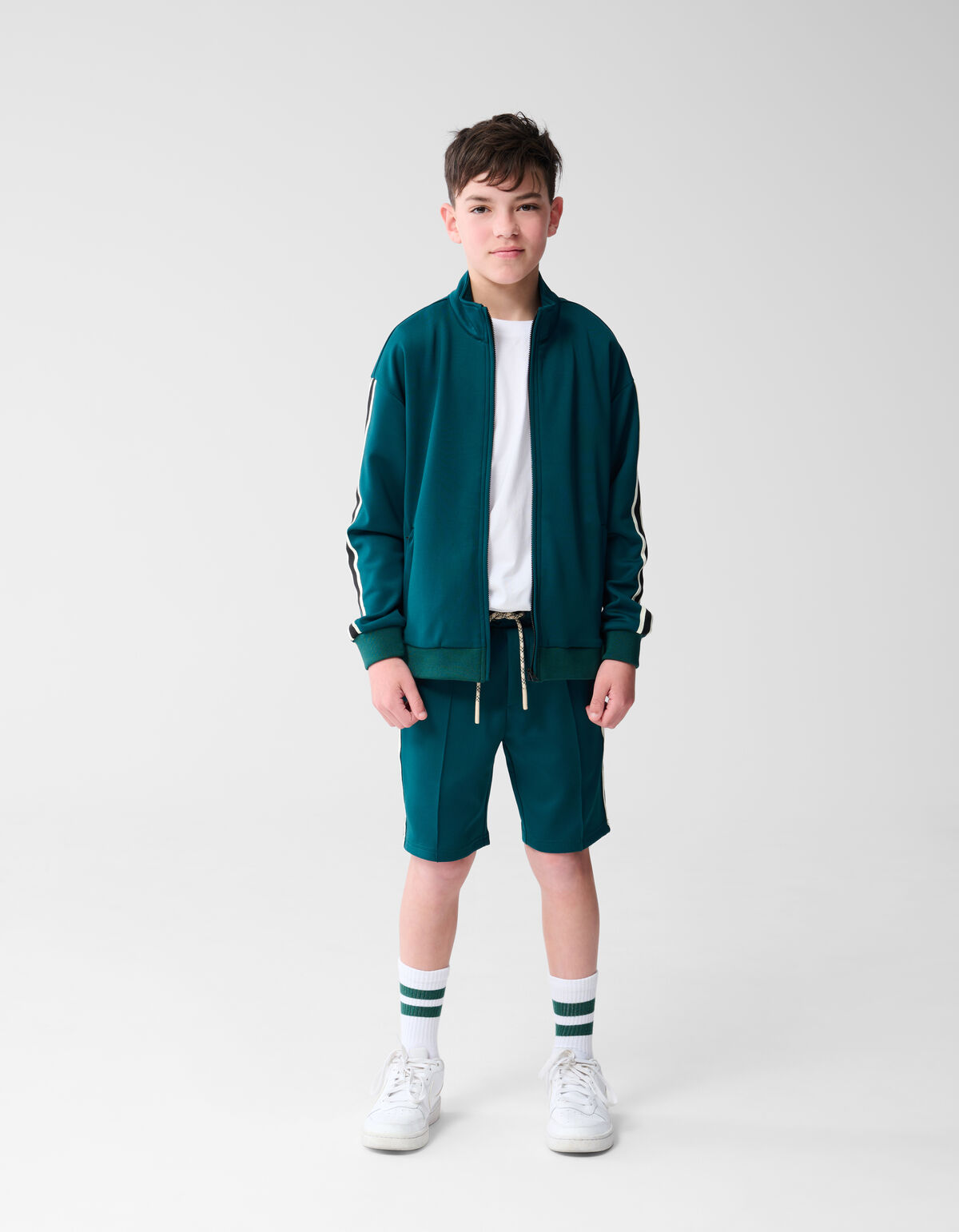 Sportliche Short Dunkelgr&uuml;n SHOEBY BOYS