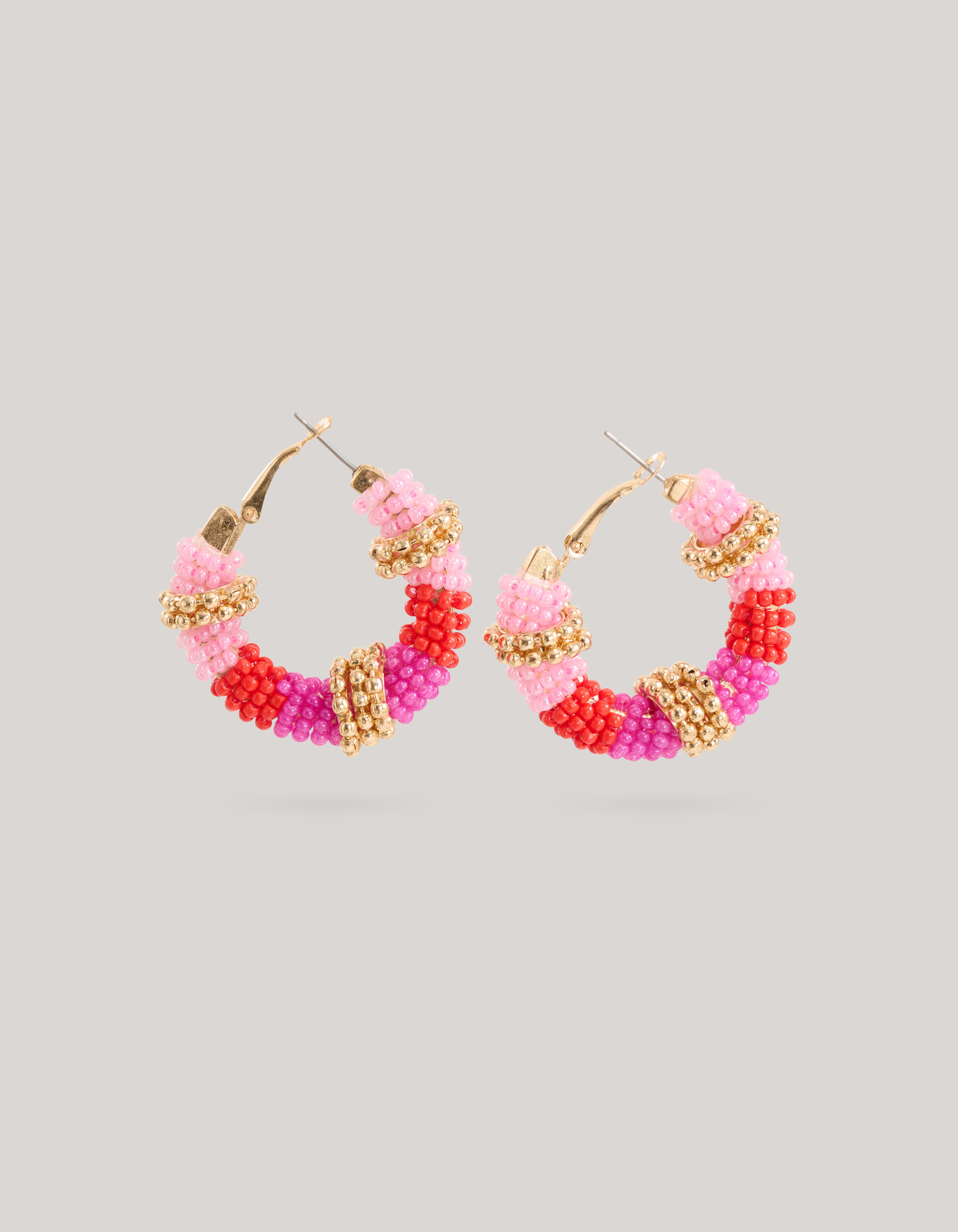 Beaded Hoop Oorbellen Roze SHOEBY ACCESSOIRES
