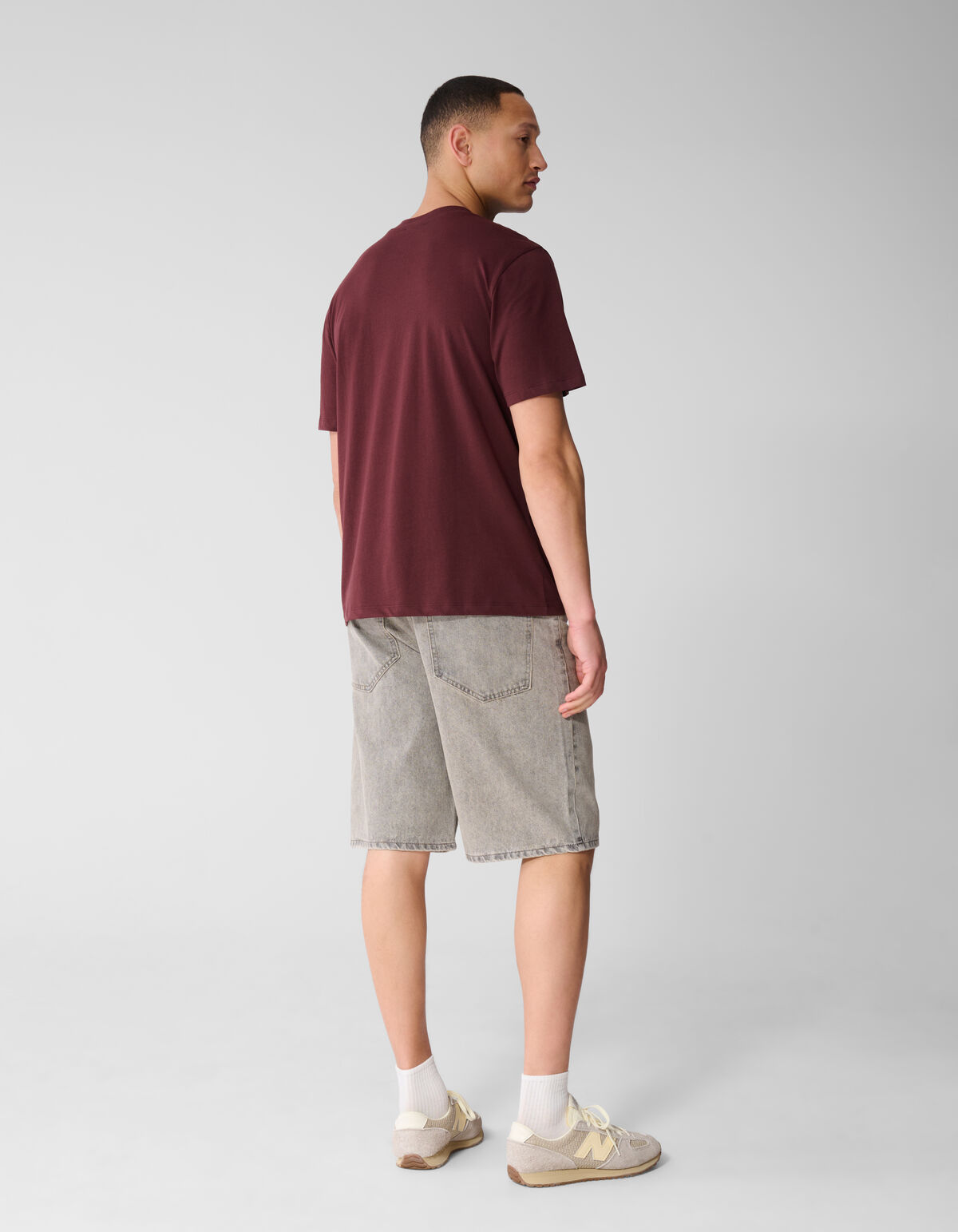 Gradient Logo Artwork T-Shirt Dunkelrot SHOEBY MEN