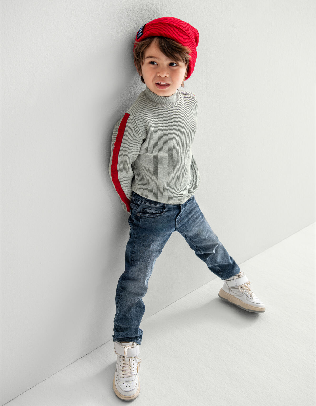 Gestrickter Band-Pullover Hellgrau SHOEBY BOYS