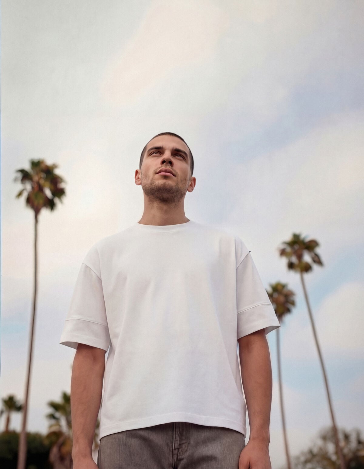 Minimalistisches T-Shirt in Wei&szlig; SHOEBY MEN