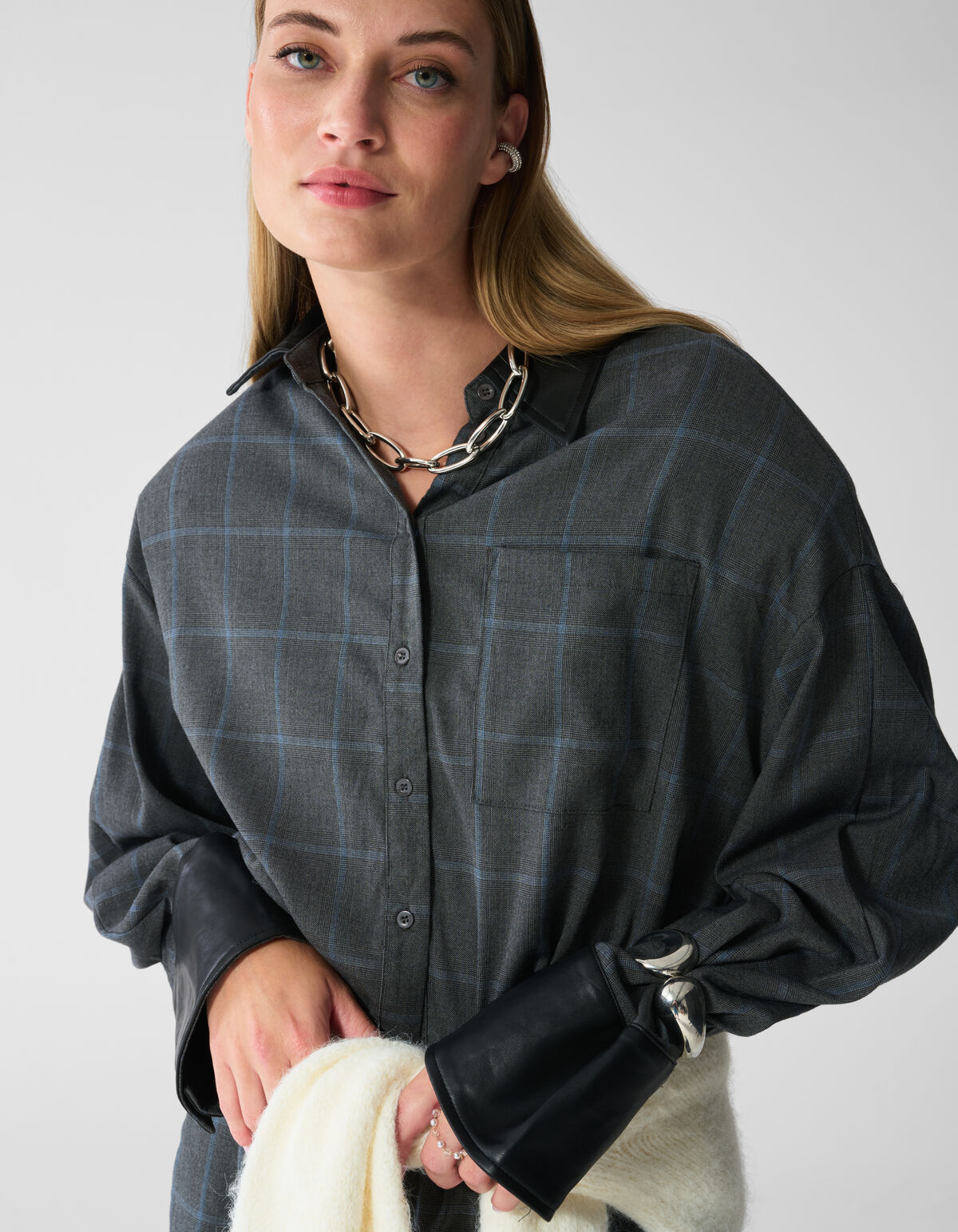urz geschnittene Karo-Bluse in Dunkelgrau SHOEBY WOMEN