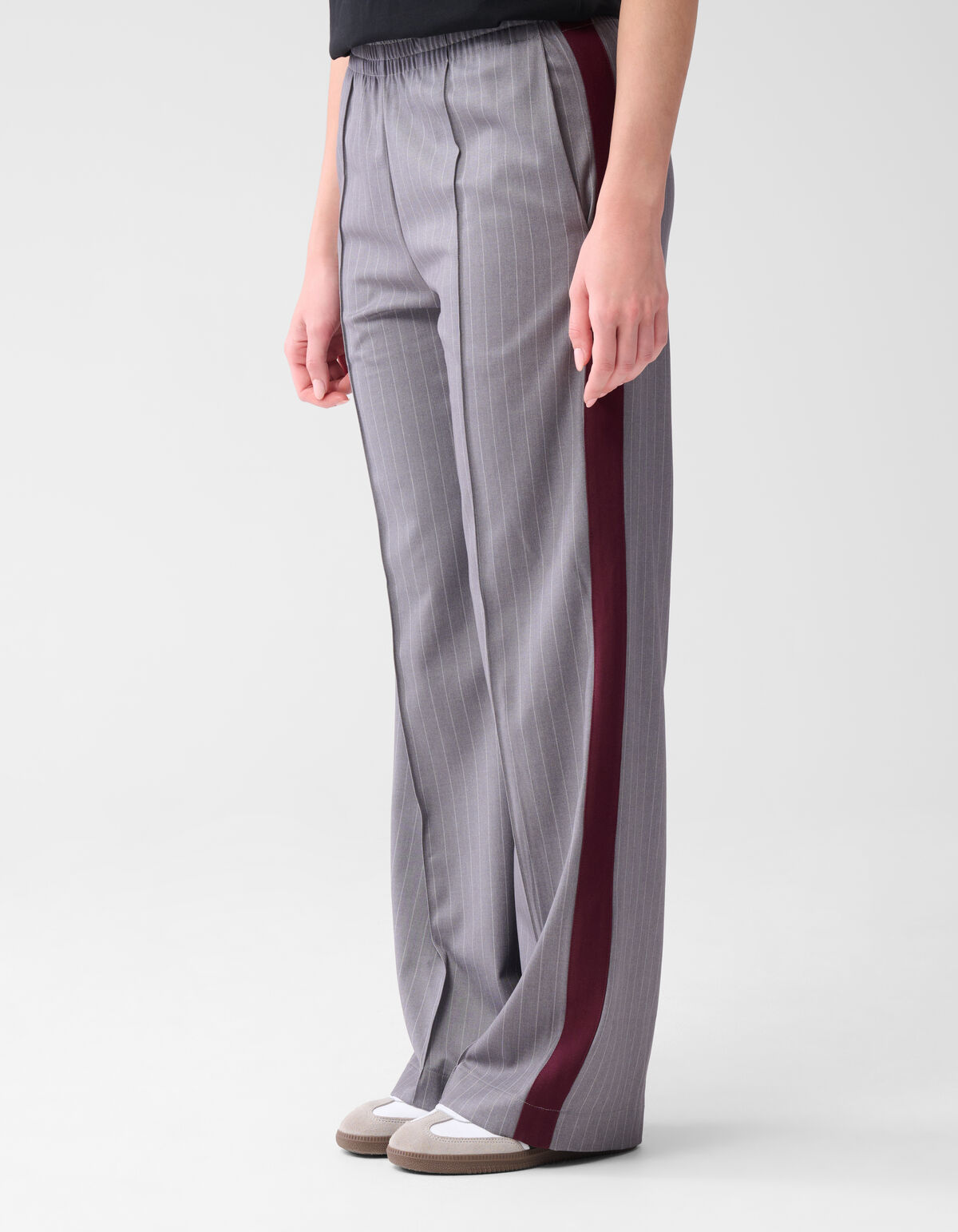 Nadelstreifen-Hose mit weitem Bein in Hellgrau SHOEBY WOMEN
