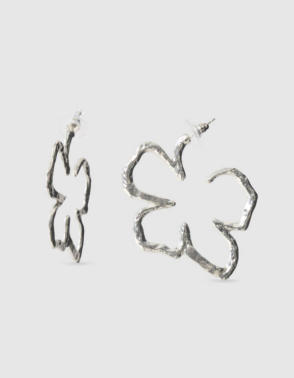 Flache Hammered Flower Ohrringe Silber SHOEBY ACCESSOIRES